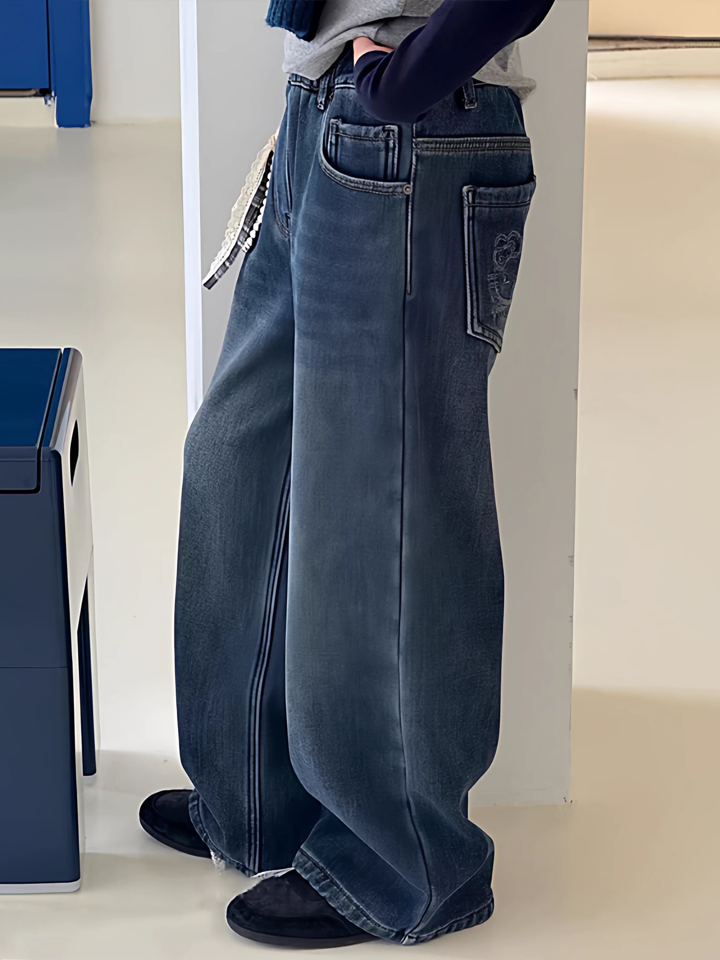 Quần jeans lót lông phong cách retro cho bé gái, mùa đông 2025, kiểu Hàn Quốc mới, đa năng, quần dài rộng ống thẳng, thời trang cho trẻ lớn