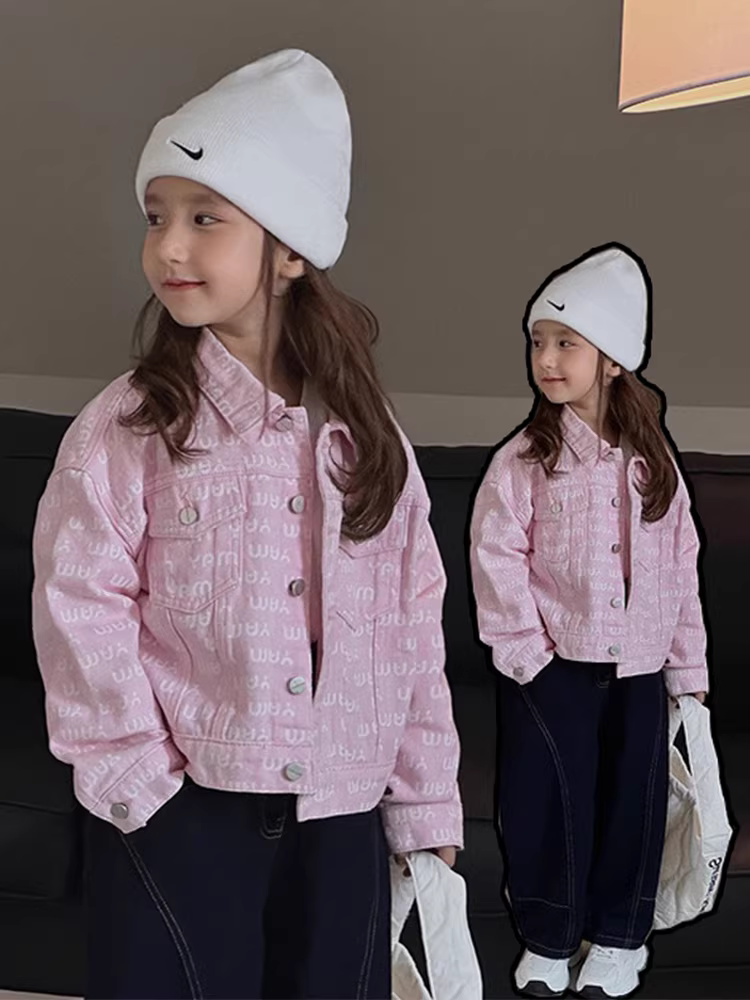 Áo khoác denim màu hồng in chữ cho bé gái 2025, Thu đông mới, Quần áo trẻ em, Áo khoác denim trẻ em