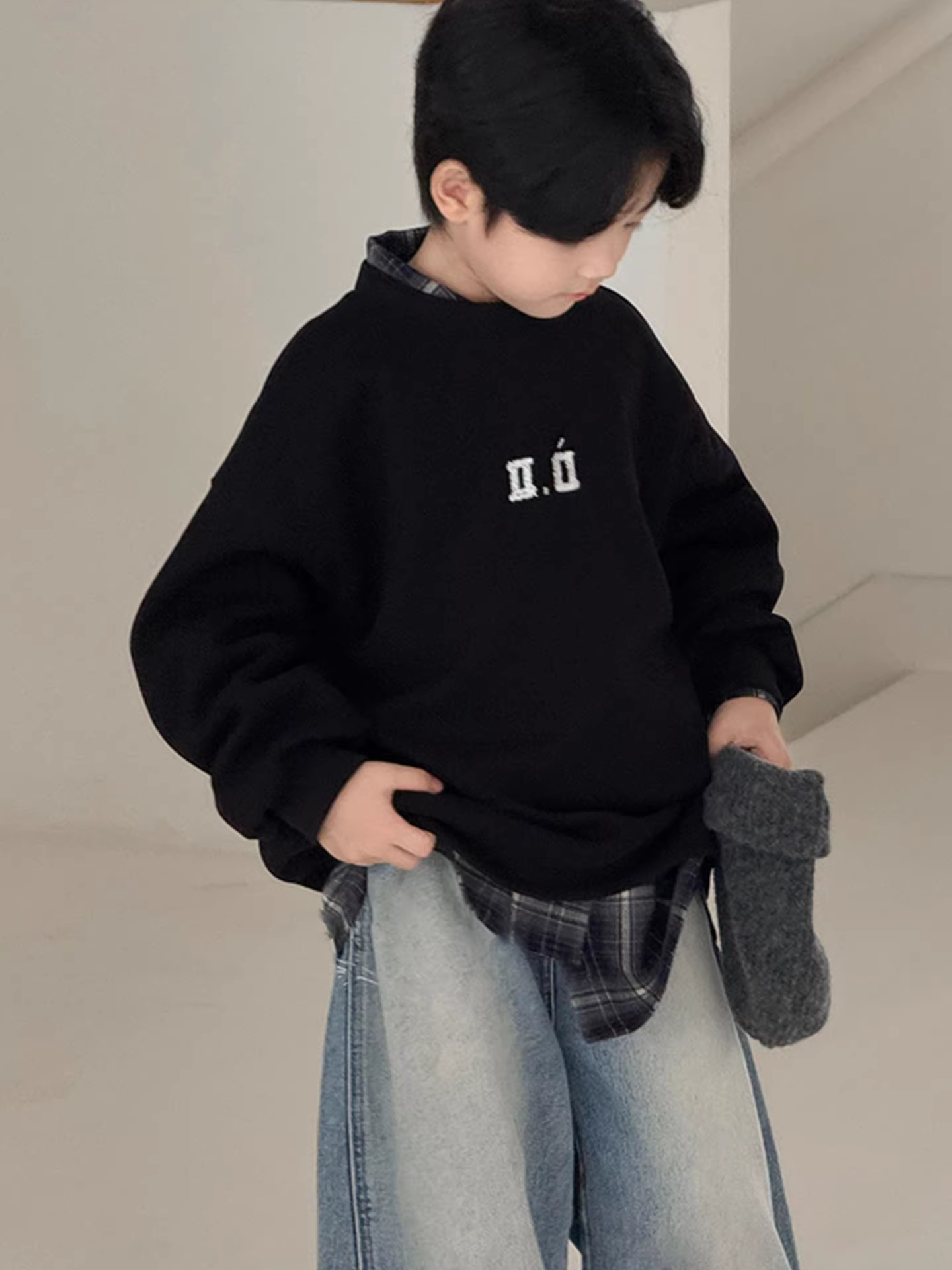 Áo thun bé trai mùa xuân 2025 kiểu mới cho trẻ lớn, áo len chui đầu thời trang trẻ trung mùa xuân thu