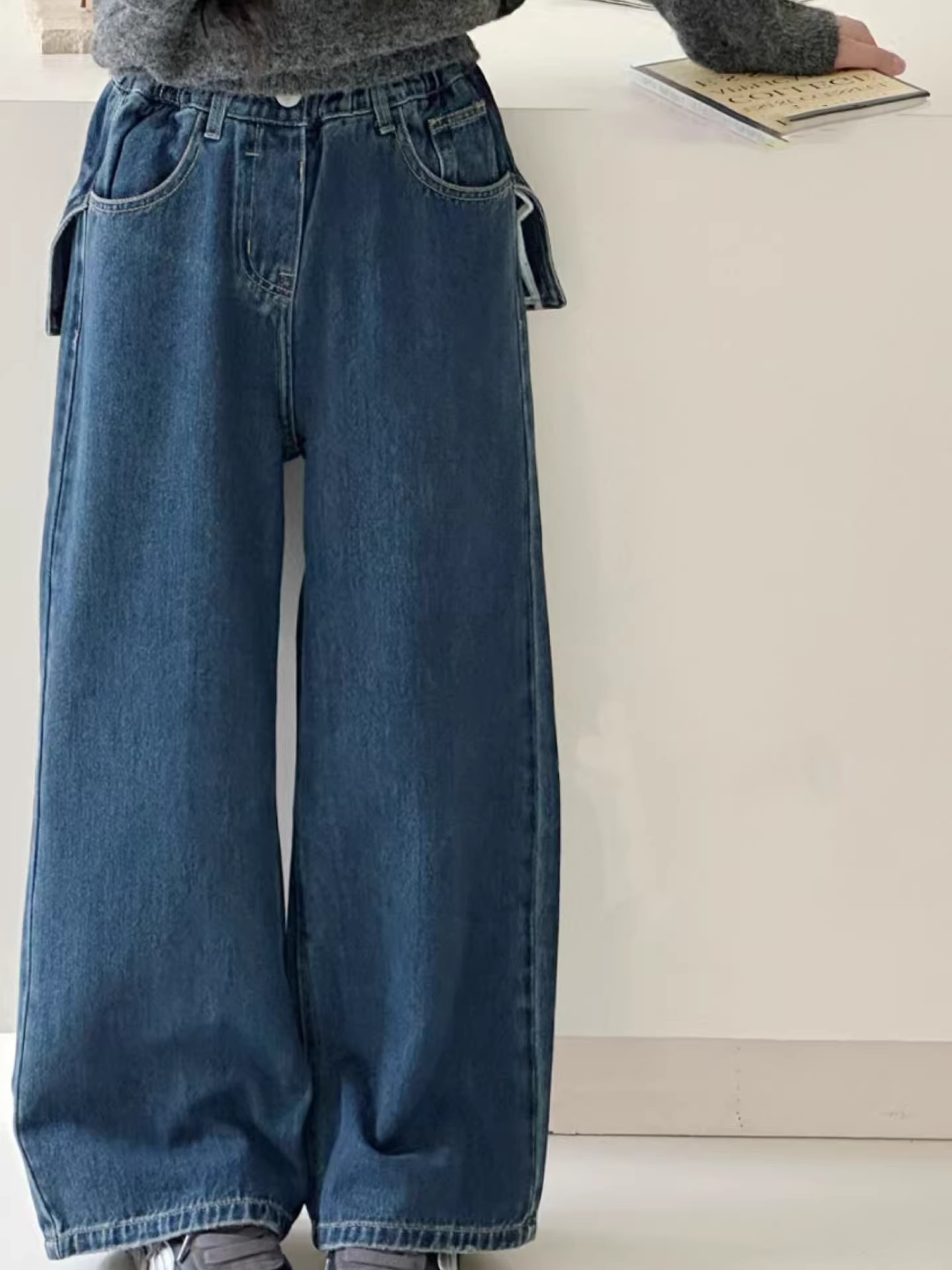 Quần dài nữ kiểu Hàn Quốc dáng thẳng quần bò trẻ em thu đông 2025 kiểu dáng nhỏ nhắn rộng rãi thoải mái