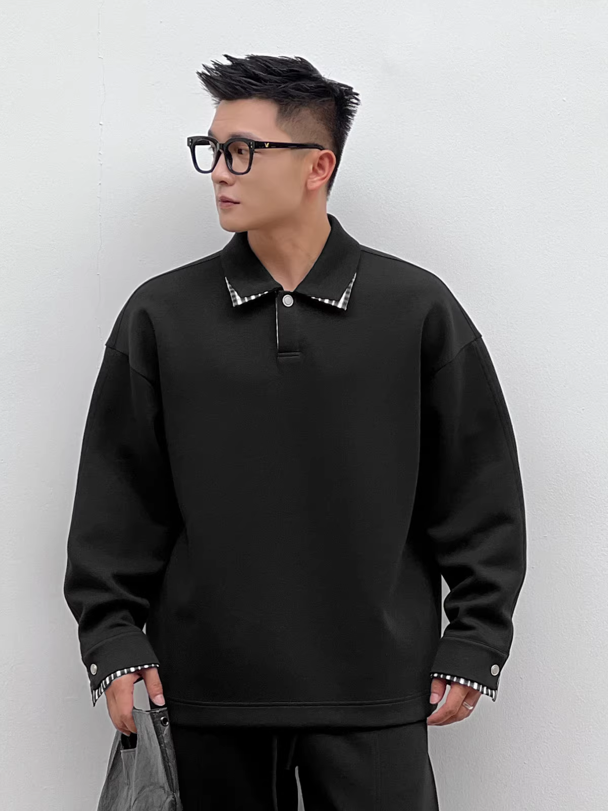 Trang phục số 22 để đi làm với cảm giác sang trọng, cổ áo hai lớp, áo polo nam có khóa kim loại, áo nỉ thu đông, lớp trong dài tay.
