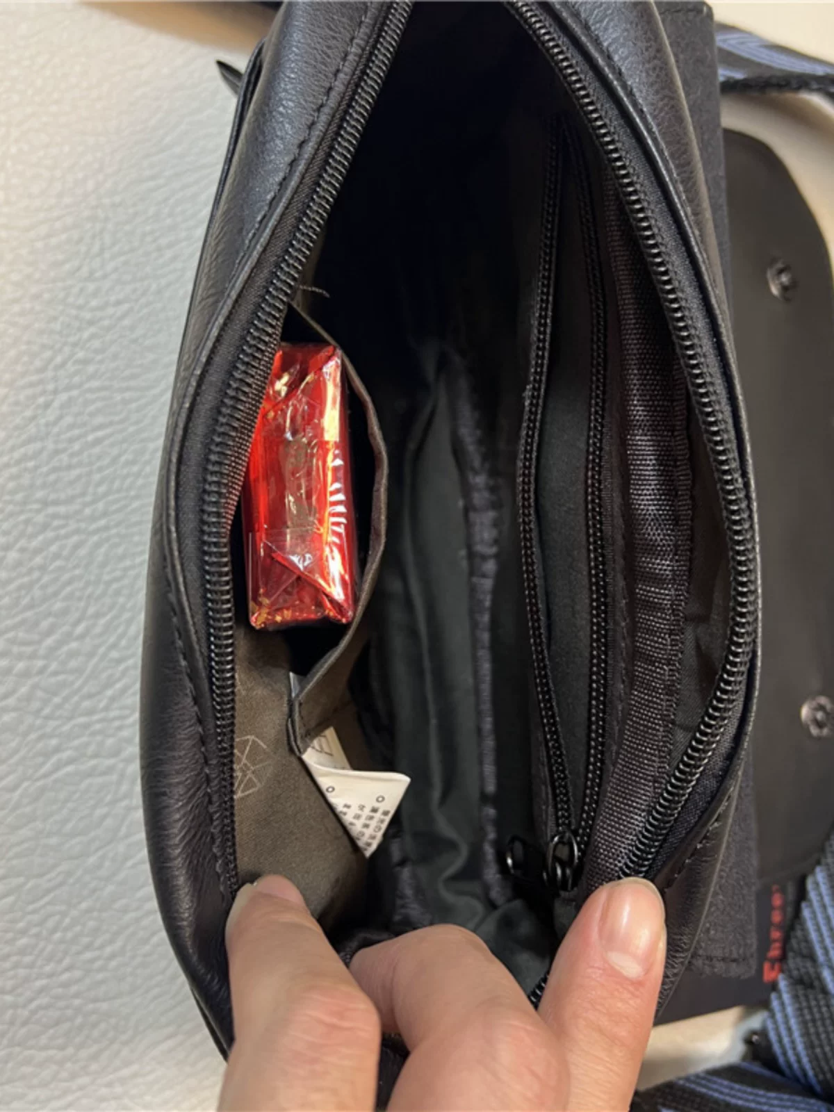 Túi đeo chéo ba ngăn thời trang nam 2025, túi đeo vai unisex kiểu Nhật hiện đại, ba lô sọc cá tính