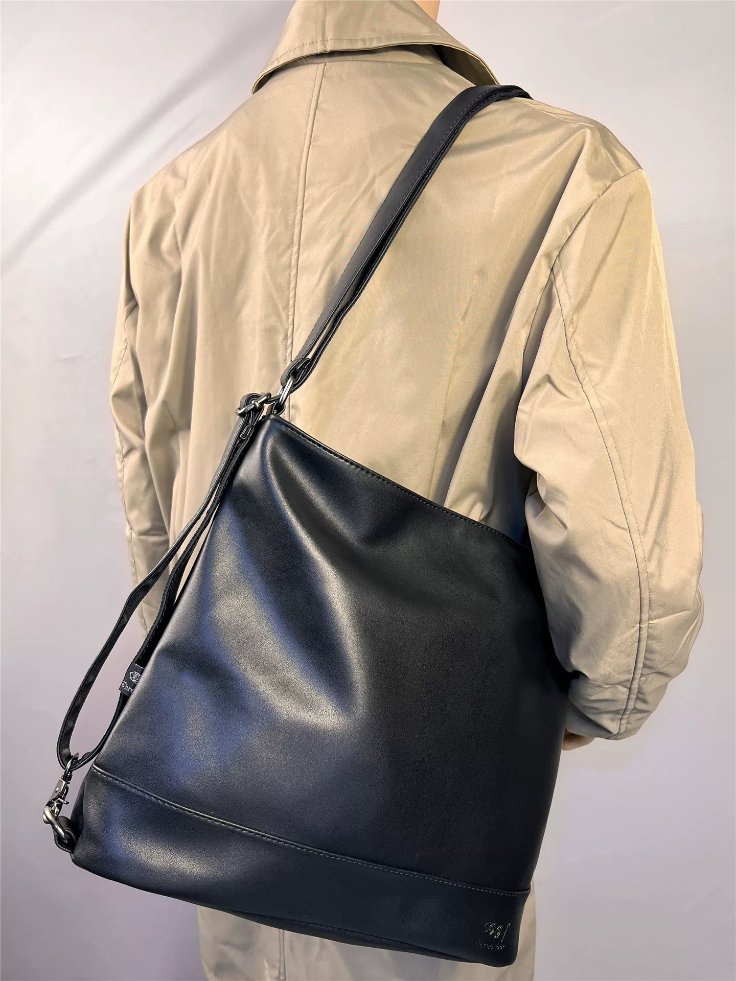 Túi đeo vai thời trang mới của Nhật Bản và Hàn Quốc ba ngăn, túi đeo chéo phong cách retro, ba lô, túi xách nam, ba lô tote