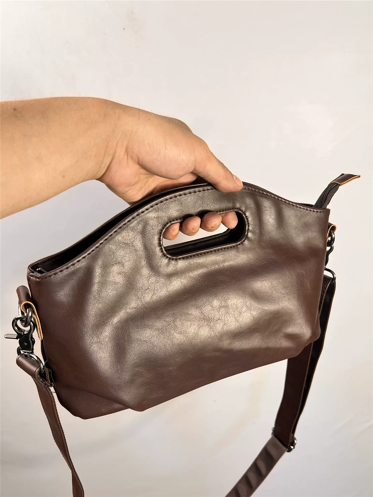 Túi đeo vai thời trang Three-Box2025 phong cách retro, túi xách đeo chéo, ba lô, túi nam trẻ trung phong cách ins