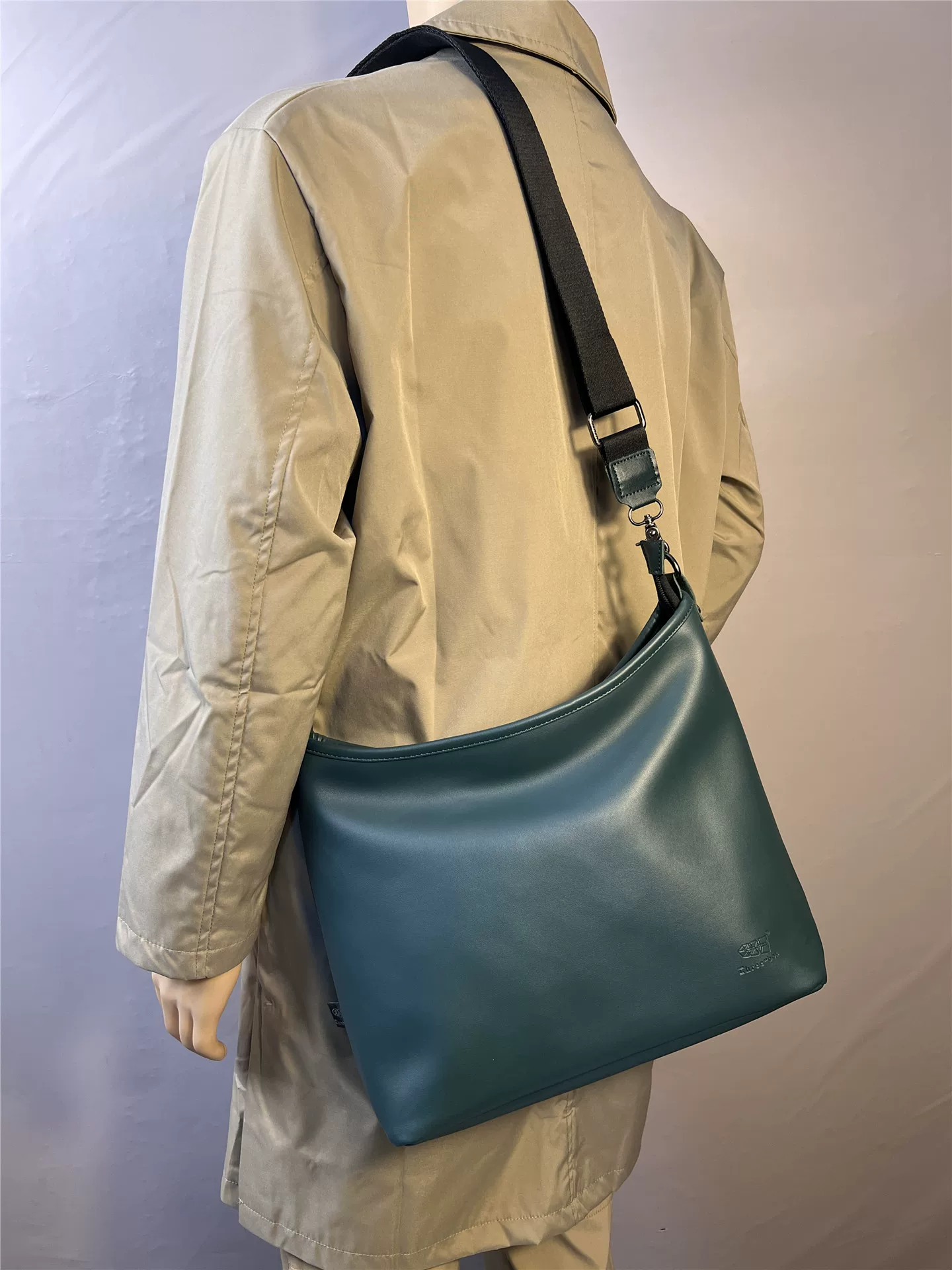 Túi đeo chéo da mềm kiểu retro ba ngăn, dung tích lớn, đơn giản, phong cách thường ngày dành cho nam và nữ, túi đeo vai, túi xe máy