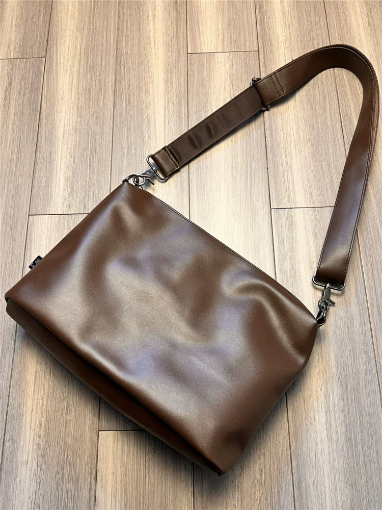 Túi nam thời thượng Three-Box 2025, túi đeo chéo đơn giản nhưng sang trọng với thiết kế độc đáo.