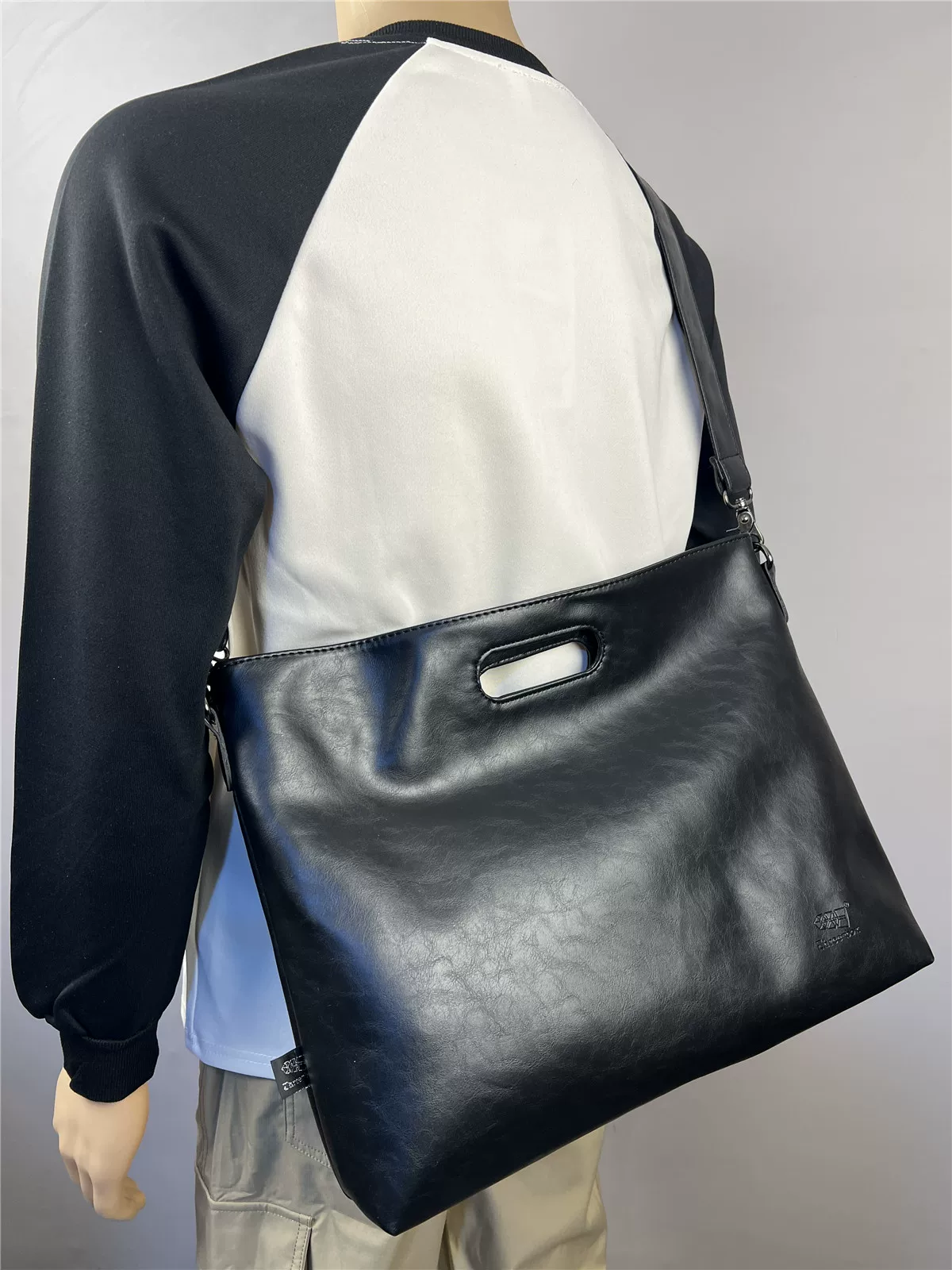 Túi tote retro 2025, túi lớn, chất liệu da mềm đã qua xử lý, túi đeo vai, túi xách Nhật Bản và Hàn Quốc, túi đi làm mùa thu đông, chất liệu giả da