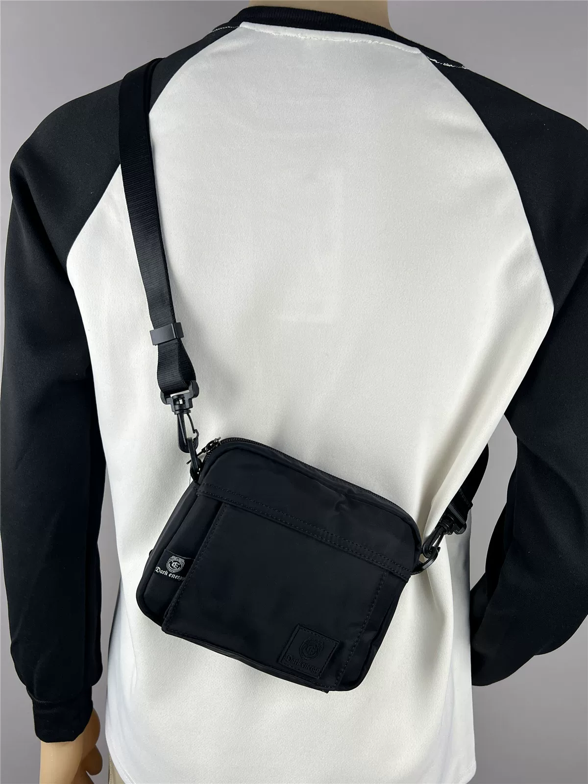 Túi nhỏ hợp thời trang Dark Energy Nhật Bản và Hàn Quốc, túi đeo chéo bằng nylon thời trang, túi đeo vai mini kiểu Nhật thông thường dành cho nam, ba lô đựng điện thoại chống nước