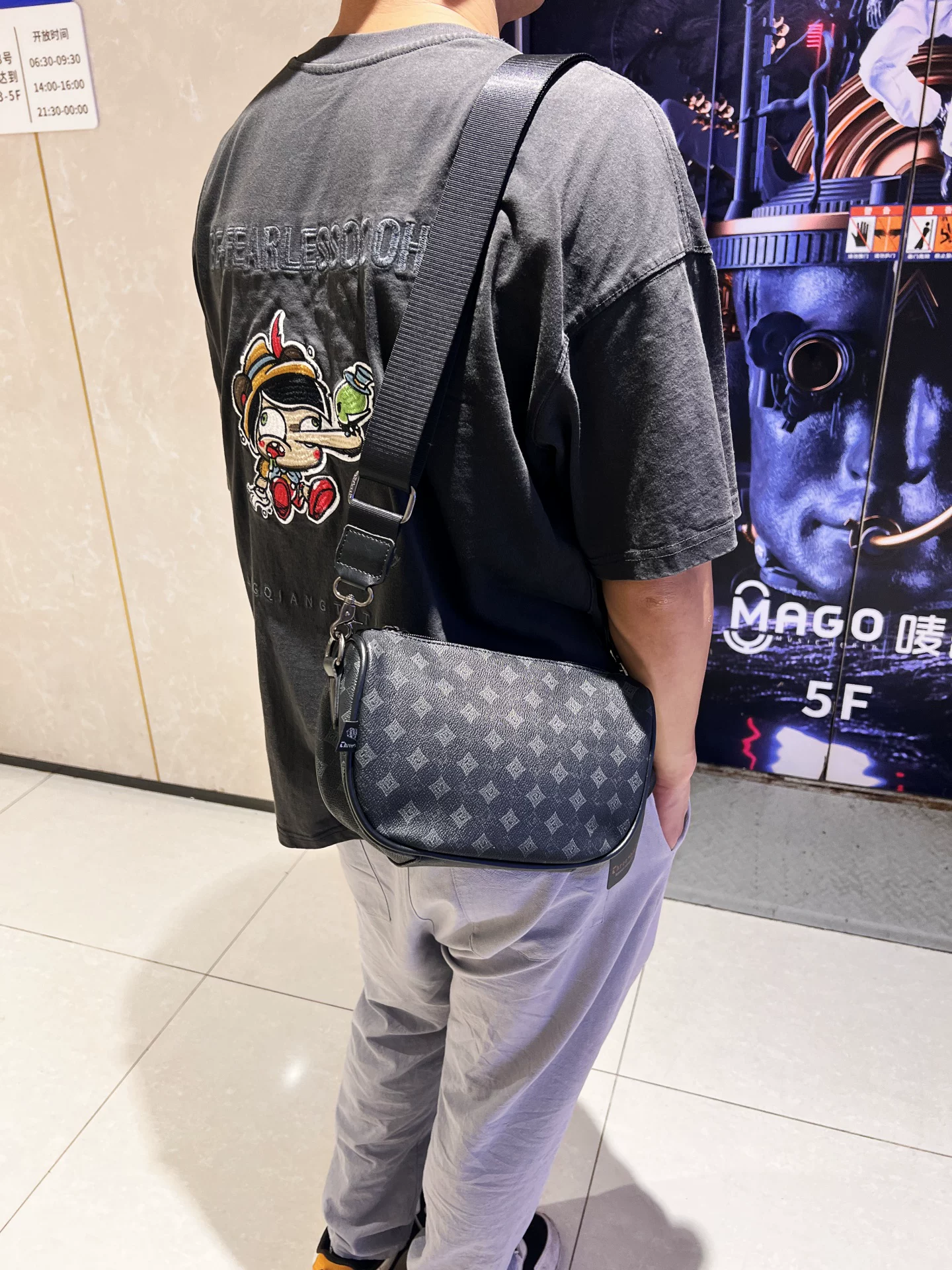 Ba hộp túi đeo chéo nam họa tiết thời trang, túi đeo vai kiểu dáng giản dị hợp thời trang, ba lô nhỏ kiểu caro Nhật Bản và Hàn Quốc.