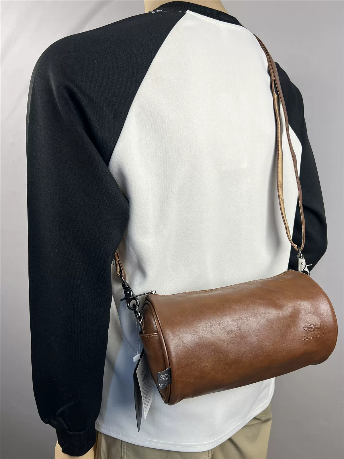 Túi đeo chéo nam hình trụ thiết kế độc đáo theo xu hướng Three-Box, phong cách giản dị, thích hợp đi làm, balo nhỏ cổ điển