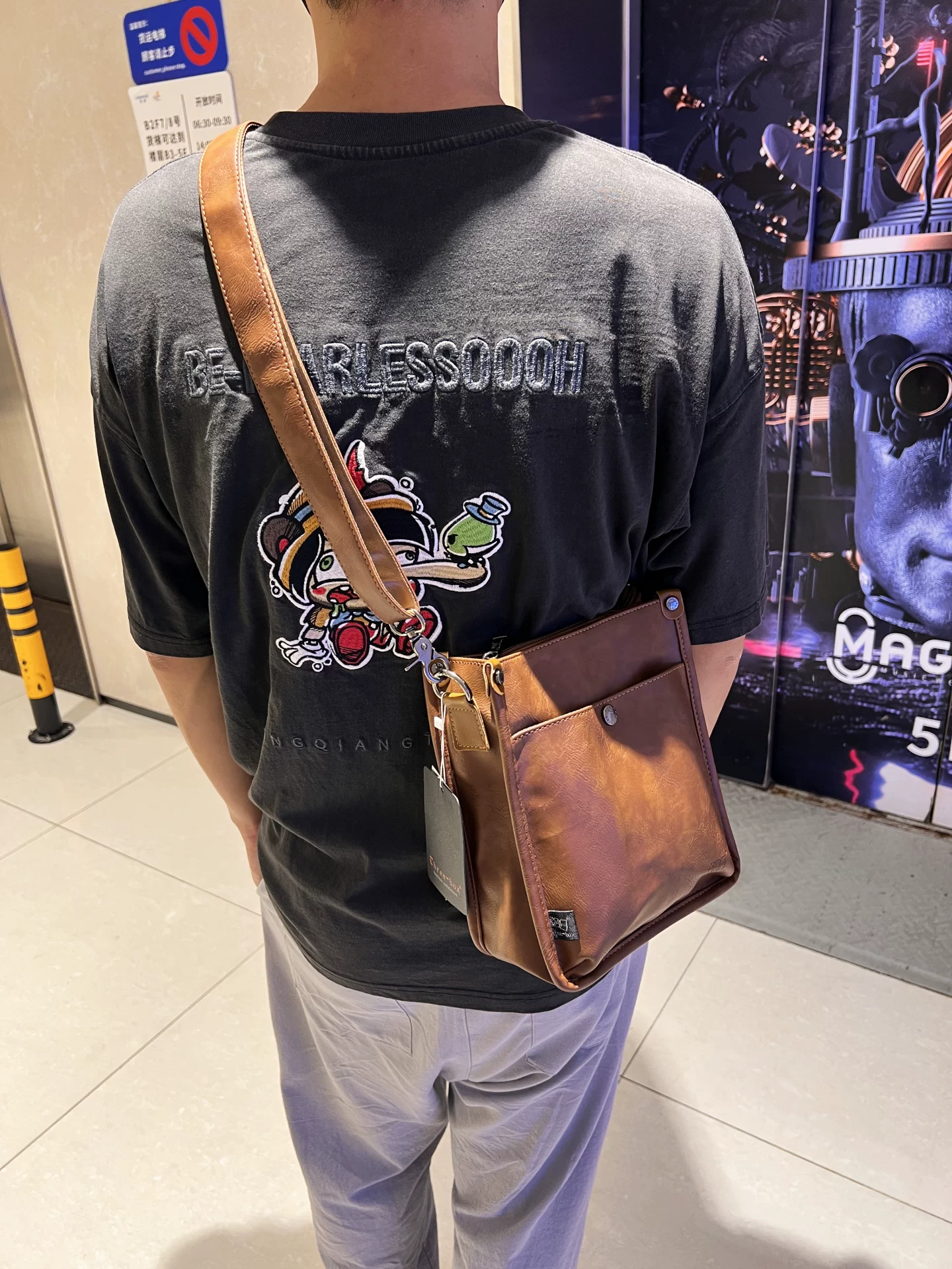 Túi đeo vai dọc có khóa kéo thời trang ba ngăn Túi đeo chéo nam hợp thời trang Túi đi làm đơn giản dành cho nam Túi ba lô nhỏ dành cho nữ