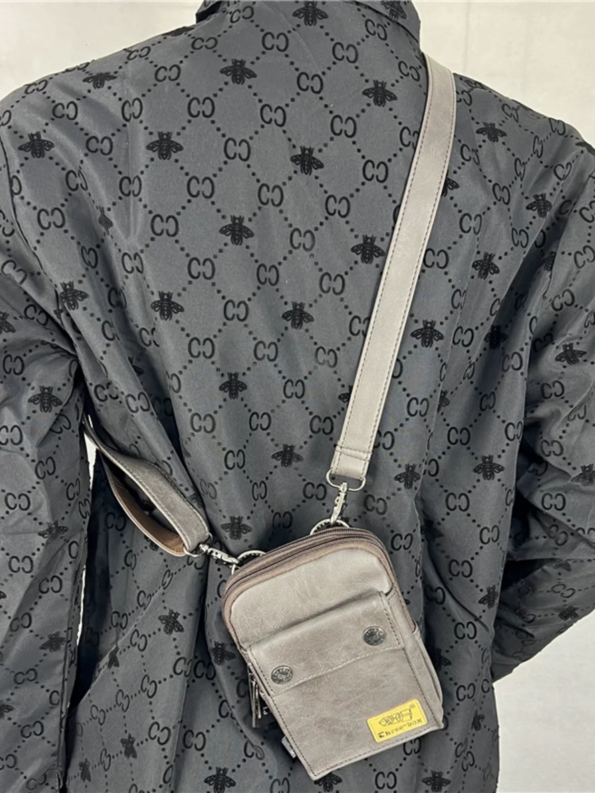 Túi đeo chéo nhỏ thời trang 2024, kiểu dáng hiện đại, túi đeo vai nam mini, túi đeo hông retro, ví đựng điện thoại và tiền xu