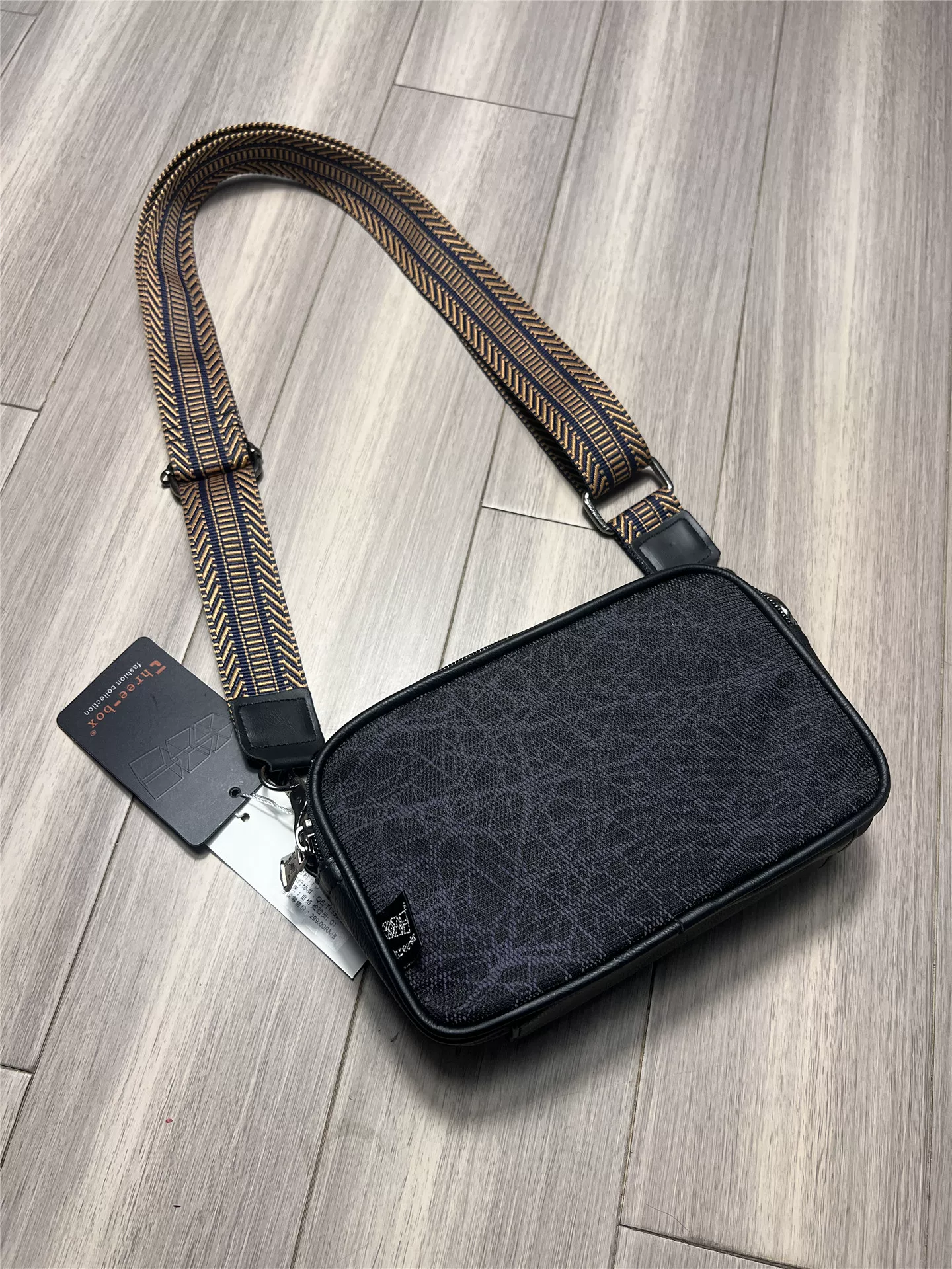 Túi đeo chéo nam thời trang thương hiệu mới Three-Box 2025 phong cách Hàn Quốc và Nhật Bản, balo đi làm chất liệu da mềm, túi đeo vai thường ngày