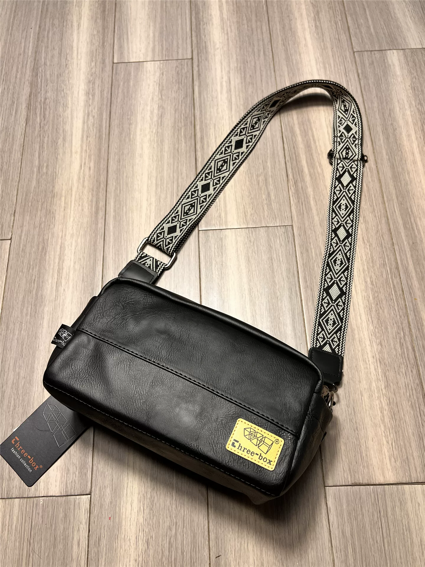 Túi nam Hàn Quốc và Nhật Bản thời thượng 2025, balo đeo chéo thời trang chất liệu giả da, túi đeo vai cá tính, túi vuông nhỏ hợp xu hướng