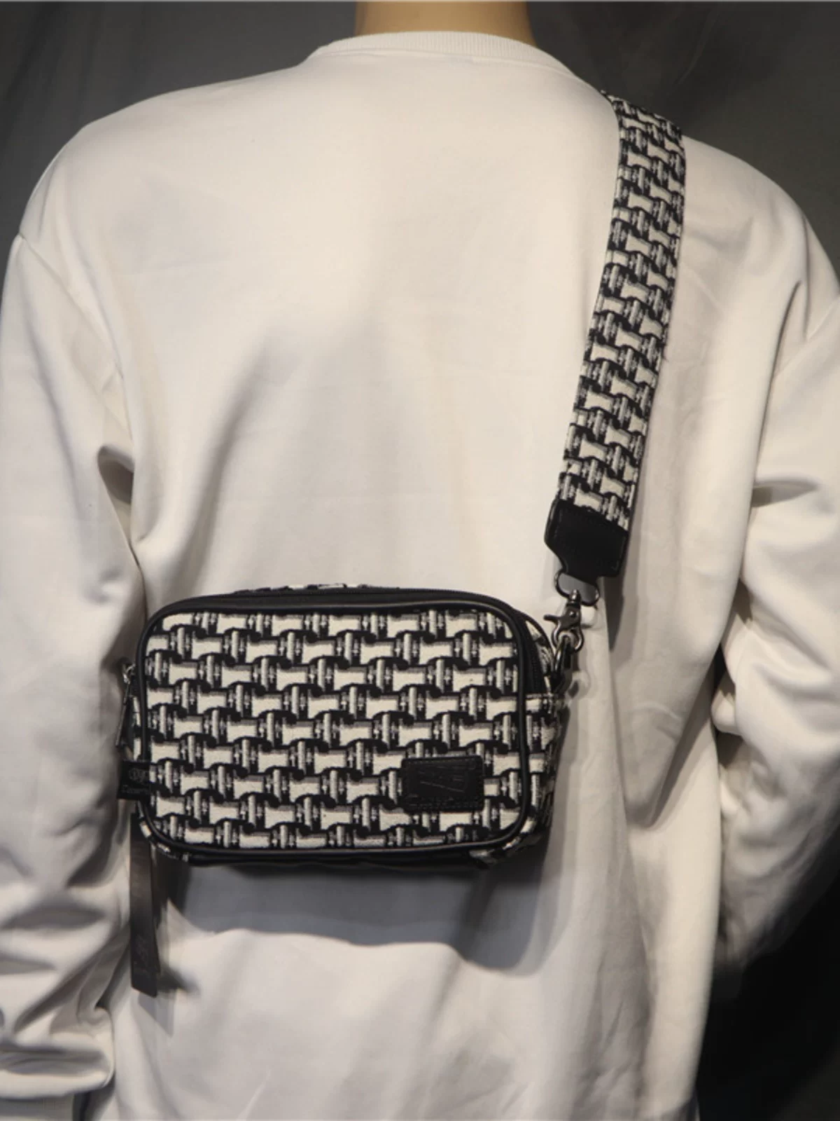 Threebox hợp thời trang thương hiệu thời trang nam vải kẻ sọc túi nhỏ thời trang phong cách Nhật Bản unisex đeo vai túi đeo chéo điện thoại