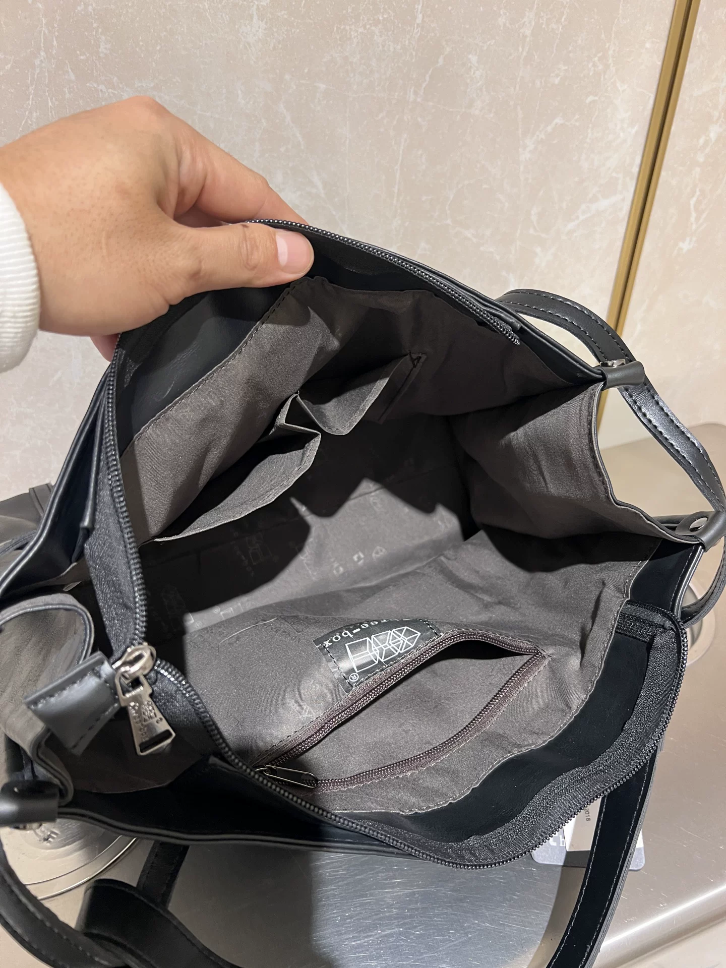 Túi xách nam da PU đen thời trang 2026, túi tote cỡ lớn, túi đi làm đơn giản, đeo vai, đeo chéo, kiểu dáng hiện đại