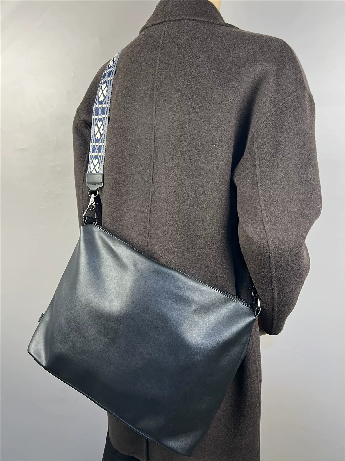 Túi đeo chéo thời trang 2025, dung tích lớn, kiểu Nhật Bản, đeo vai đơn, balo đeo chéo, dành cho giới trẻ, đi phố, du lịch, túi lớn