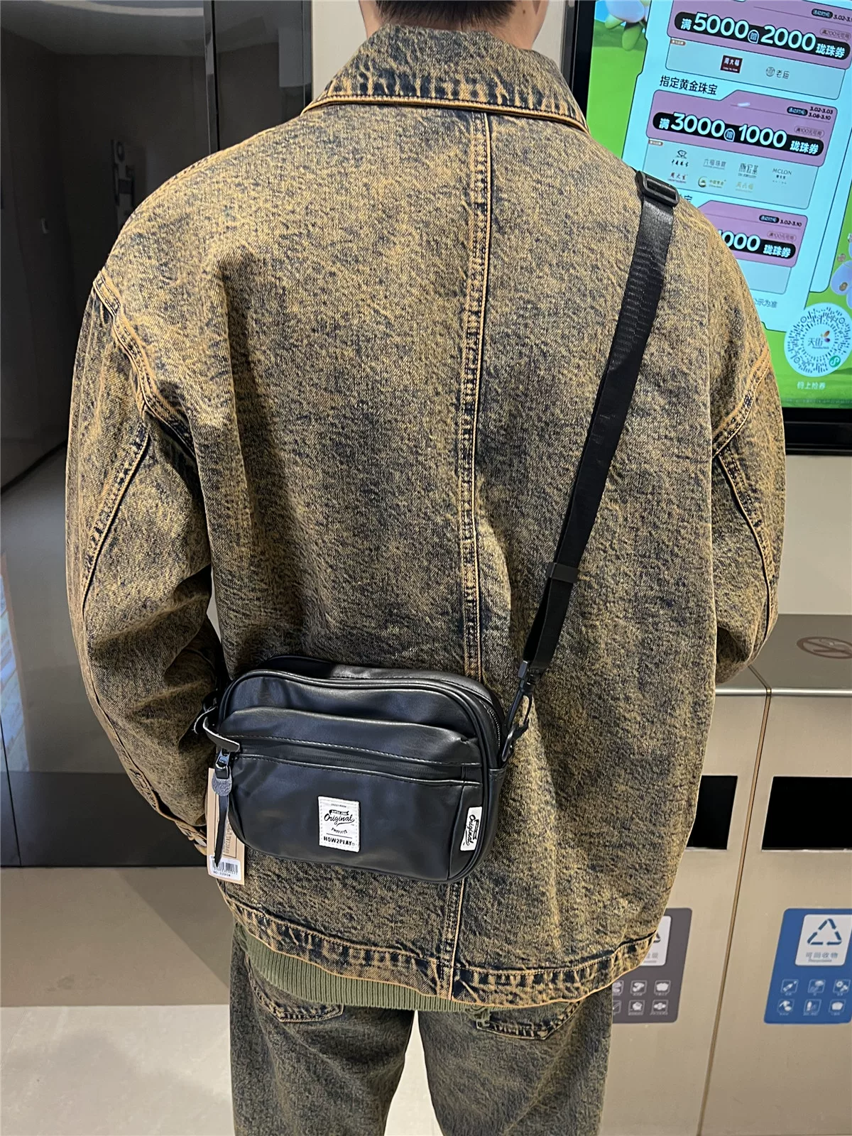 Túi đeo vai nam phong cách Hồng Kông thời trang 2024, túi đeo chéo da mềm thông thường, túi đeo chéo kiểu Nhật Bản và Hàn Quốc, túi đựng điện thoại di động