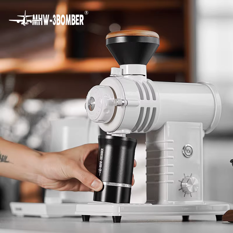 Bộ dụng cụ pha cà phê thủ công Bomber Galaxy: máy xay cà phê điện, dụng cụ rây bột cà phê, cốc thép đựng bột, cốc giữ mùi hương, rây lọc bột mịn