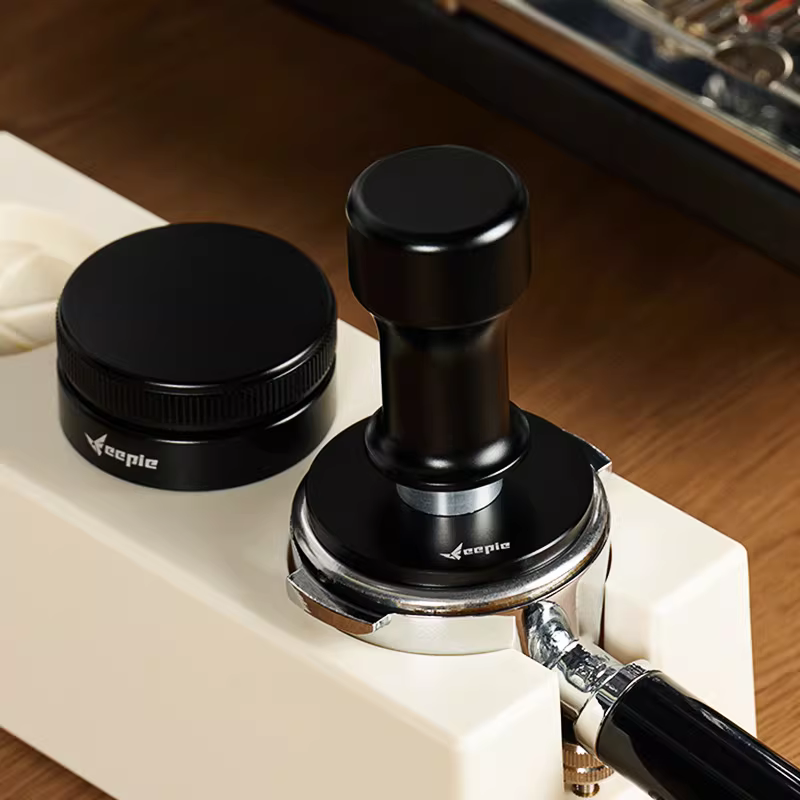 Máy pha cà phê Feepie Coffee Tamper Platinum, tay cầm kiểu Ý, đầu phun dạng hạt sao, tay cầm đàn hồi 3 lớp, đường kính 53mm
