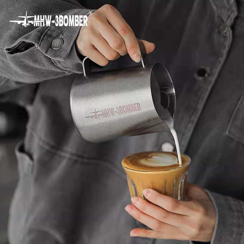 Bình tạo bọt sữa Latte Art bằng thép không gỉ Bomber Tip 450/600ml, phiên bản Classic 3.0