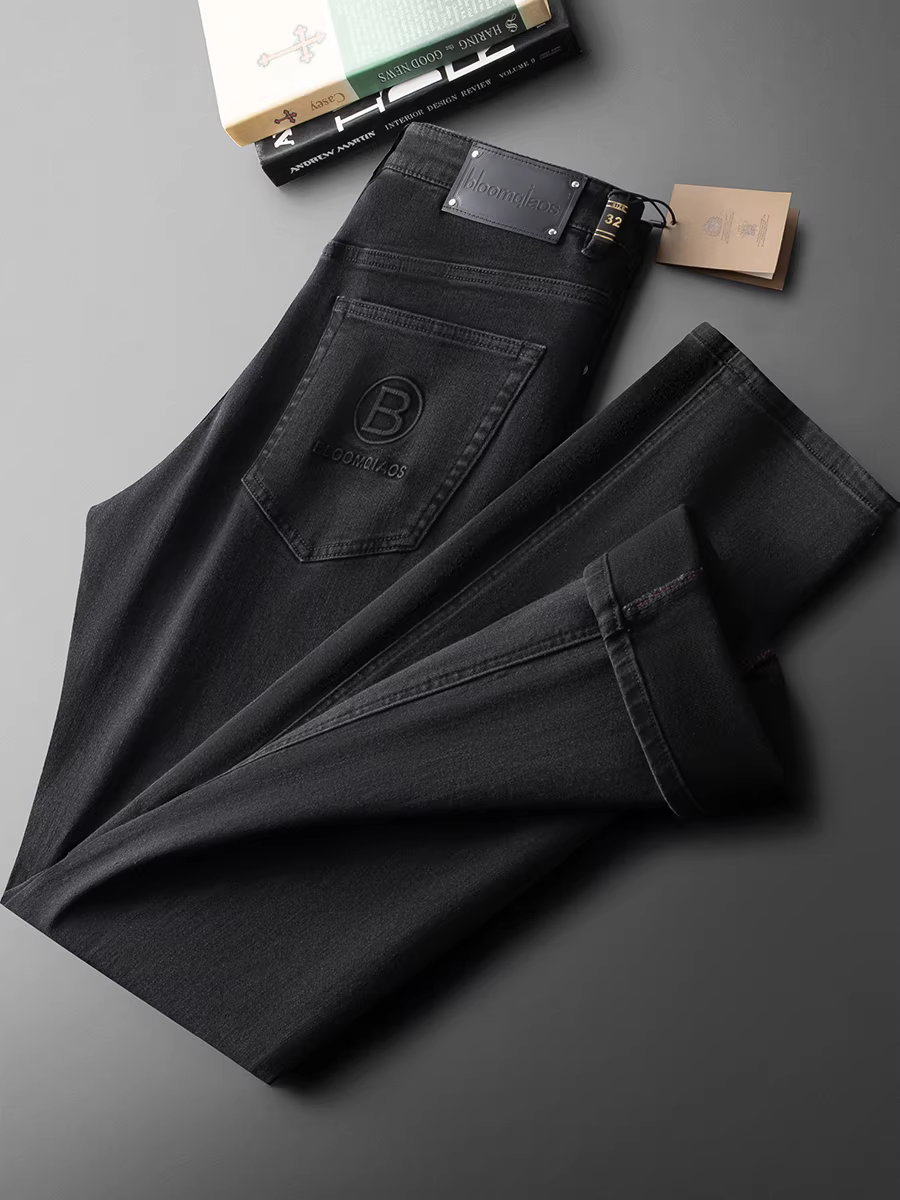 Quần jean nam thu đông mới, quần cotton co giãn màu đen, dáng thẳng, đa năng, mềm mại và thân thiện với làn da, kiểu dáng dày dặn.