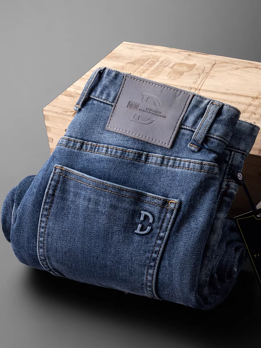 Quần jean nam thu đông mới, quần dài ống thẳng màu xanh, chất liệu cotton mềm mại, co giãn và dày dặn.