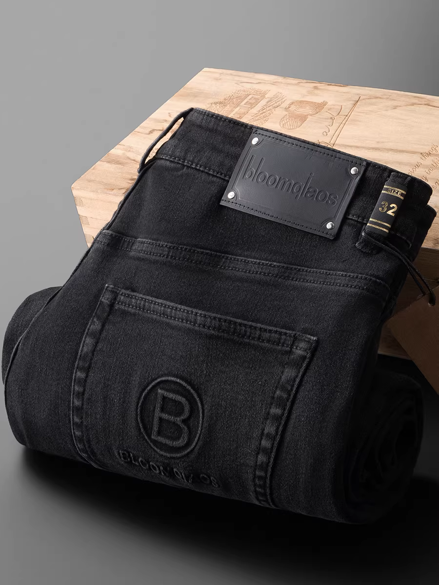 Quần jean nam thu đông mới, quần cotton co giãn màu đen, dáng thẳng, đa năng, mềm mại và thân thiện với làn da, kiểu dáng dày dặn.