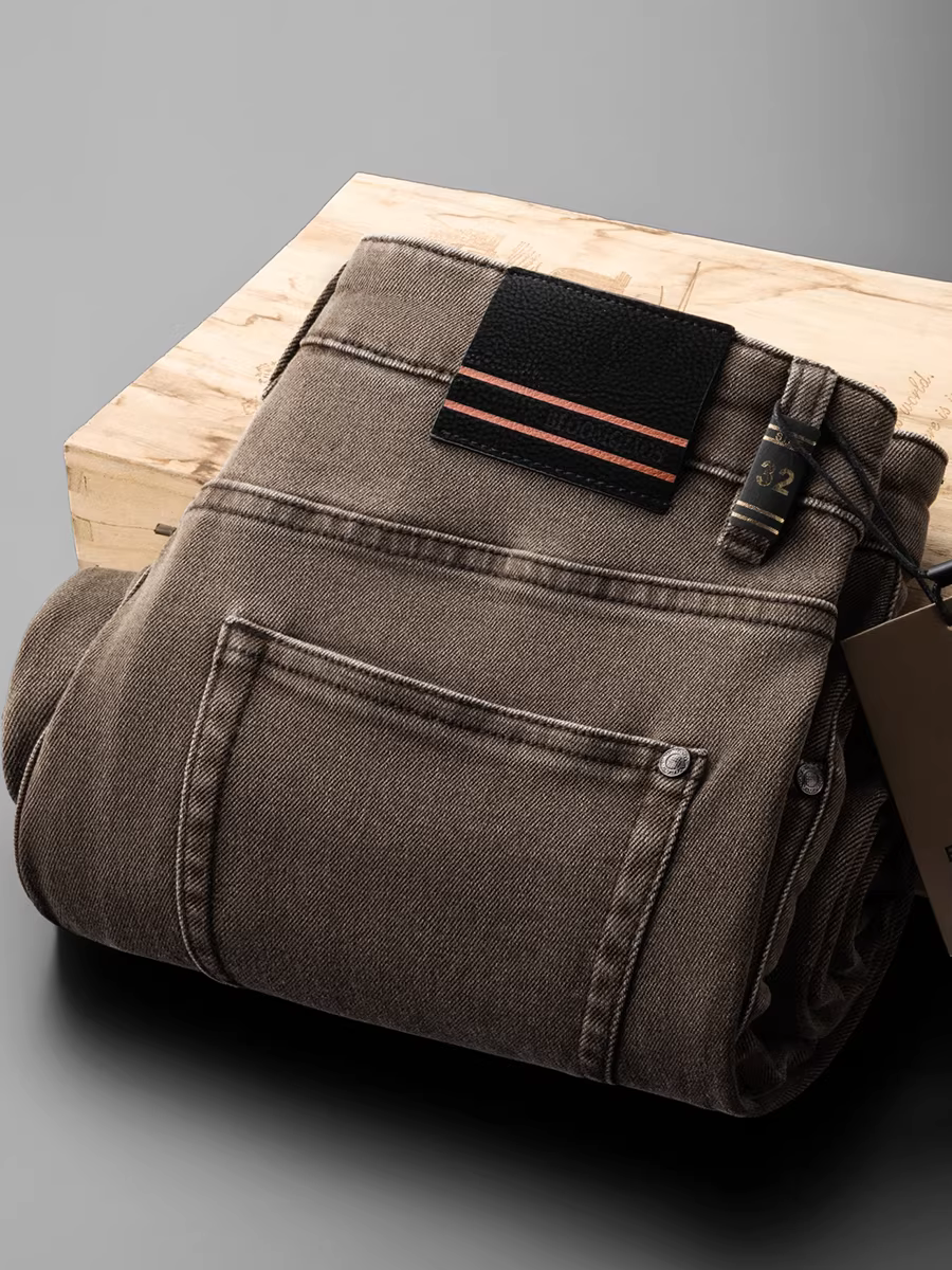 Quần jean nâu kiểu mới thu đông dành cho nam, quần cotton ống thẳng đa năng, phong cách thường ngày và công sở, co giãn và mềm mại.