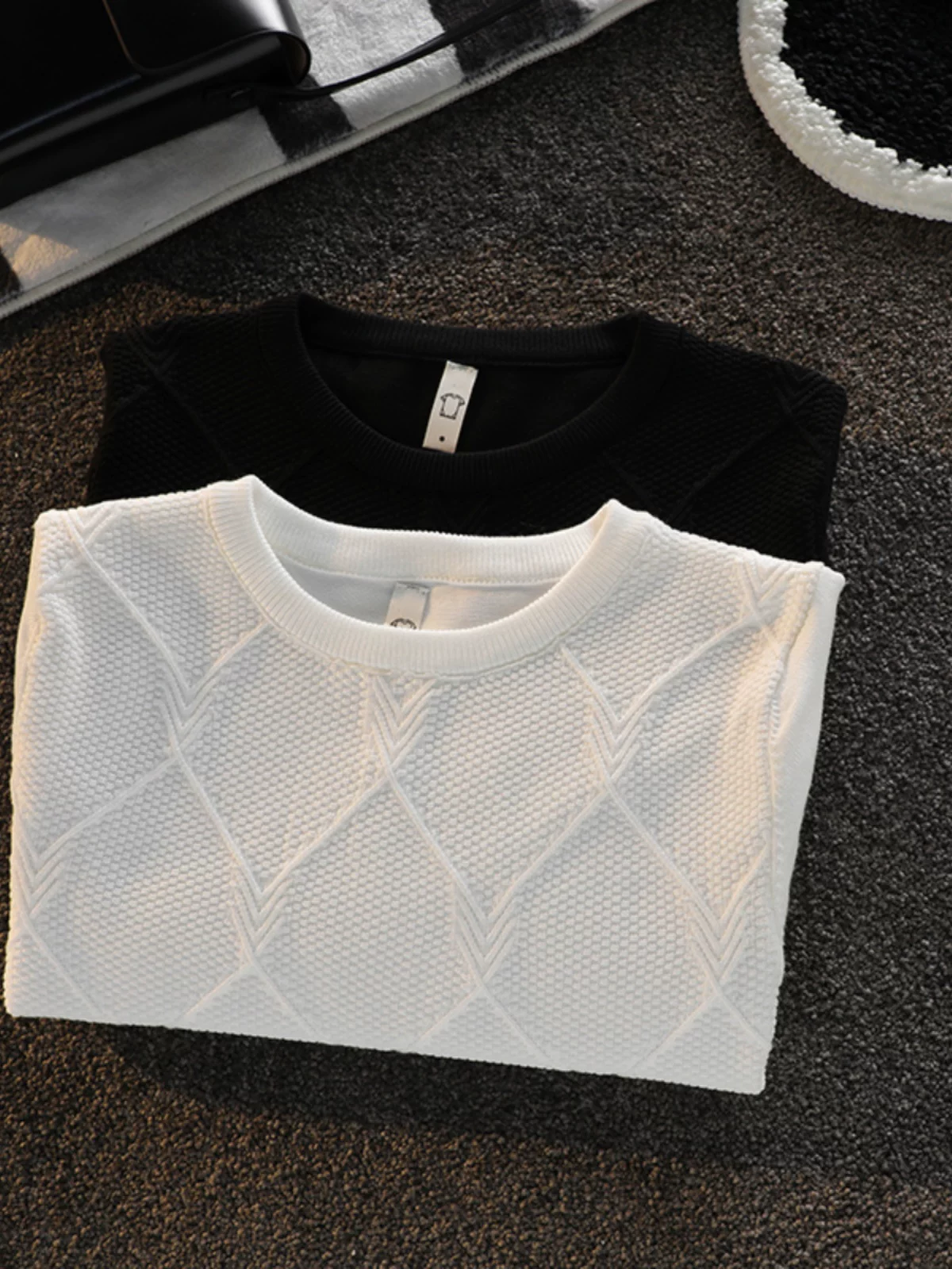 Áo thun ngắn tay chất liệu lụa đá mát mẻ, kiểu dáng thời trang Hàn Quốc dành cho nam, phong cách trưởng thành nhẹ nhàng, chất liệu jacquard kim cương.