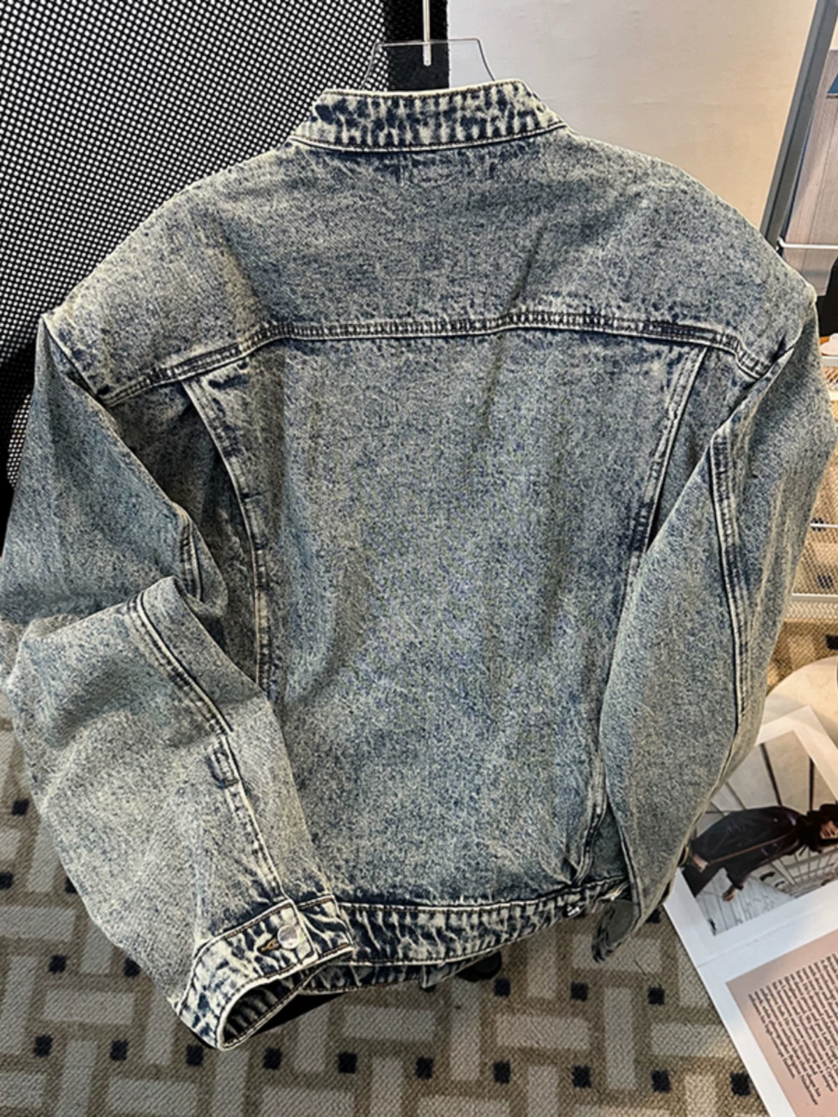 Áo khoác denim cao cấp dành cho nam, kiểu dáng ngắn rộng, cổ đứng, phong cách Mỹ thời thượng mùa xuân, chất liệu denim vintage đã qua xử lý.