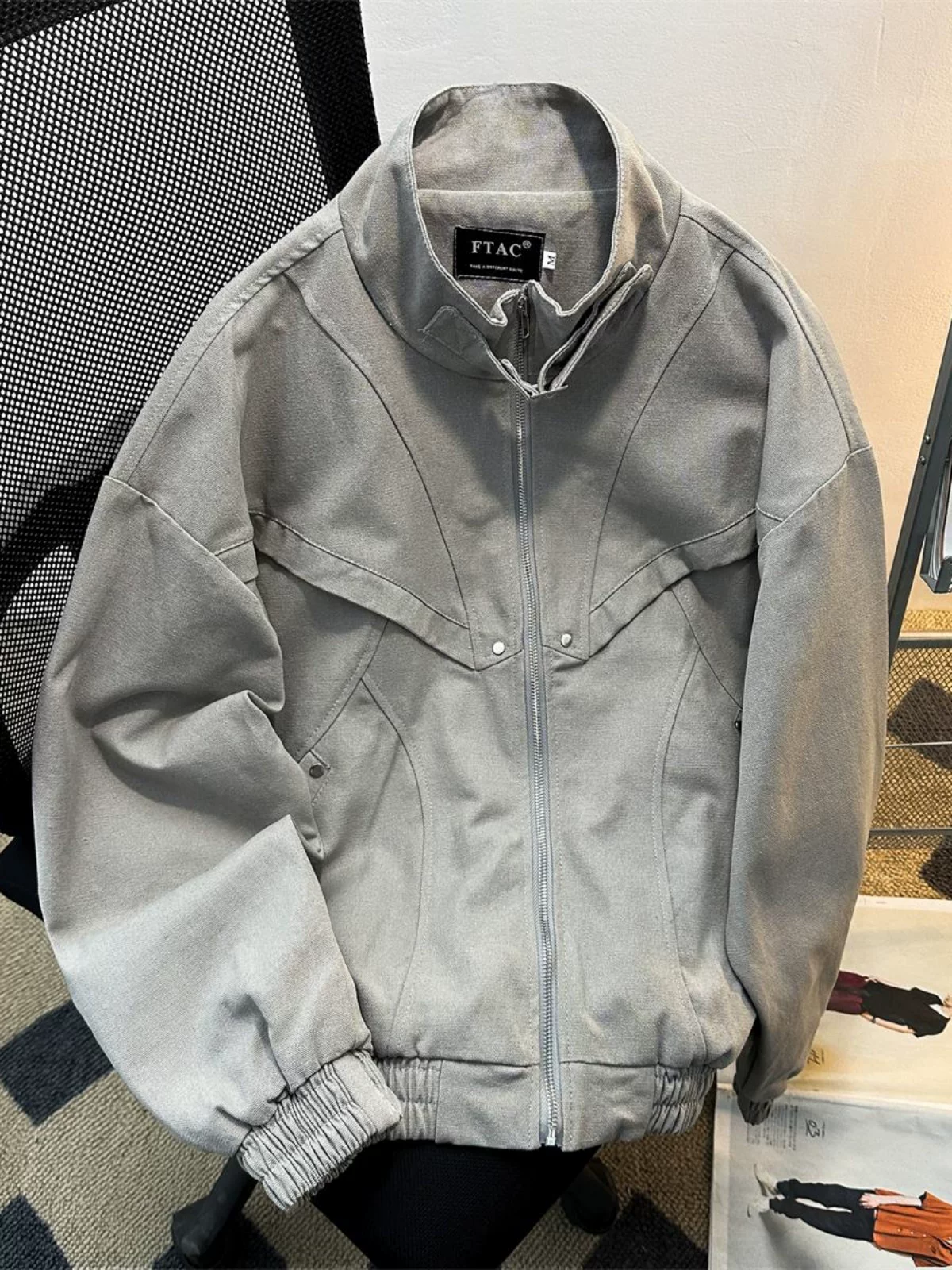 Áo khoác workwear kiểu Mỹ retro dành cho nam, phong cách đường phố thời thượng, áo khoác cá tính và sành điệu, thiết kế xuân thu, áo khoác cổ đứng.