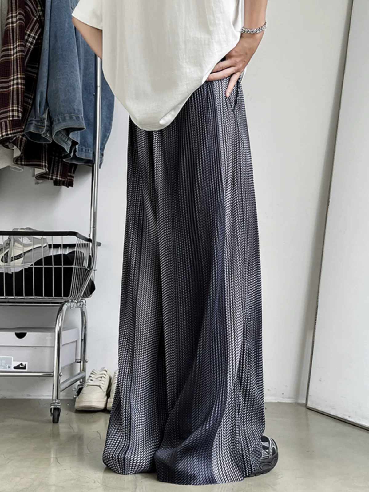 Quần lụa băng xếp ly phối màu dành cho nam, quần cặp đôi phong cách hip-hop Mỹ thời thượng, quần ống rộng suông dài chạm đất mặc mùa hè.