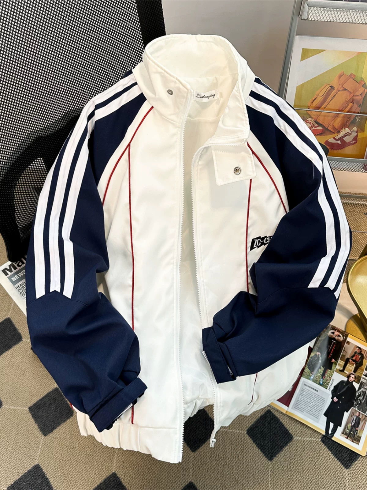 Áo khoác sọc phối màu cho nam, thương hiệu thời trang xuân thu, dáng rộng, cổ đứng, kiểu bóng chày, áo khoác cặp đôi phong cách retro Mỹ.