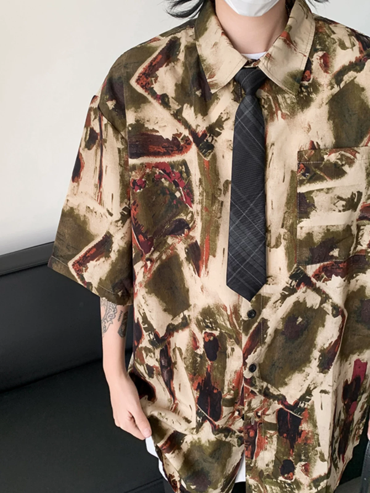 Áo sơ mi hoa văn cổ điển kiểu Mỹ dành cho nam, áo sơ mi đi biển bằng vải lụa băng mềm mại, tay ngắn, áo khoác cặp đôi mỏng hợp thời trang mùa hè.