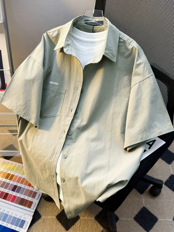 Áo sơ mi ngắn tay kiểu Nhật dành cho nam, mẫu mới mùa hè, dáng rộng, áo sơ mi tay lửng, mát mẻ và sành điệu, cổ bẻ, áo khoác công sở thông thường.