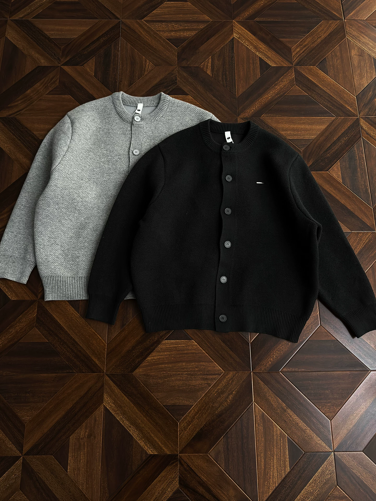 Áo khoác cardigan cài nút phong cách Old Money dành cho nam và nữ, áo len dệt kim dáng rộng thời thượng, dày dặn cho mùa thu đông, áo len đôi.