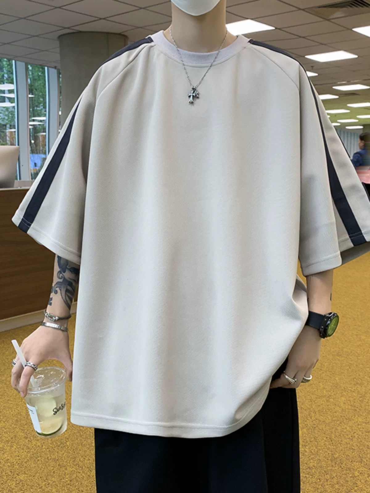 Áo thun nam tay lửng sọc kẻ, chất liệu dày dặn, phong cách Mỹ, thời trang mùa hè, kiểu dáng rộng rãi, thoải mái, đa năng, áo đôi.