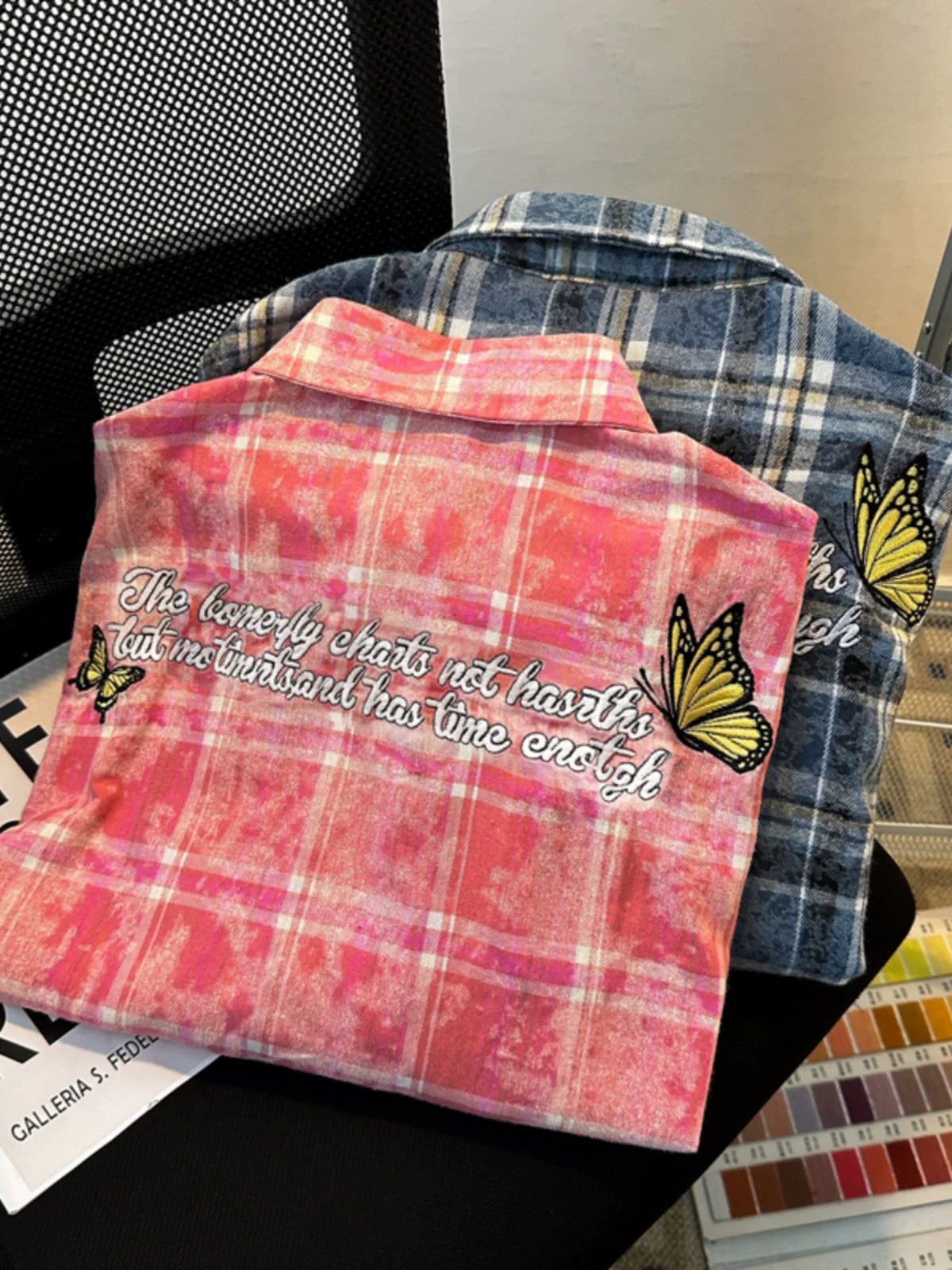 Áo sơ mi kẻ sọc thêu tie-dye nam dài tay phong cách Mỹ cổ điển áo sơ mi mùa xuân thu hợp thời trang thương hiệu áo khoác cặp đôi dáng rộng