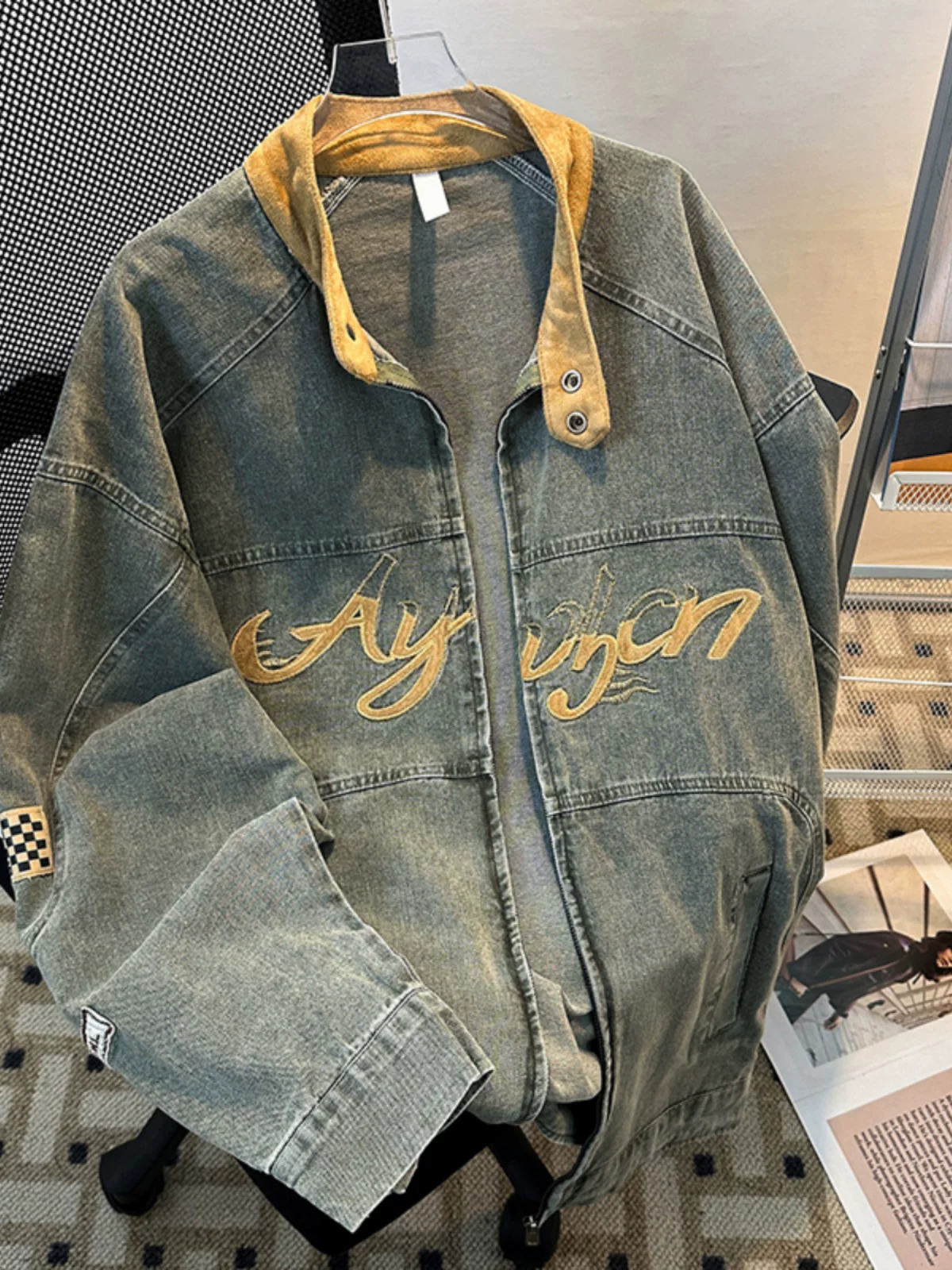 Áo khoác denim thêu họa tiết cổ điển của Mỹ dành cho nam, dáng rộng, cổ đứng, áo khoác thường ngày, áo khoác công sở hợp thời trang mùa xuân thu.
