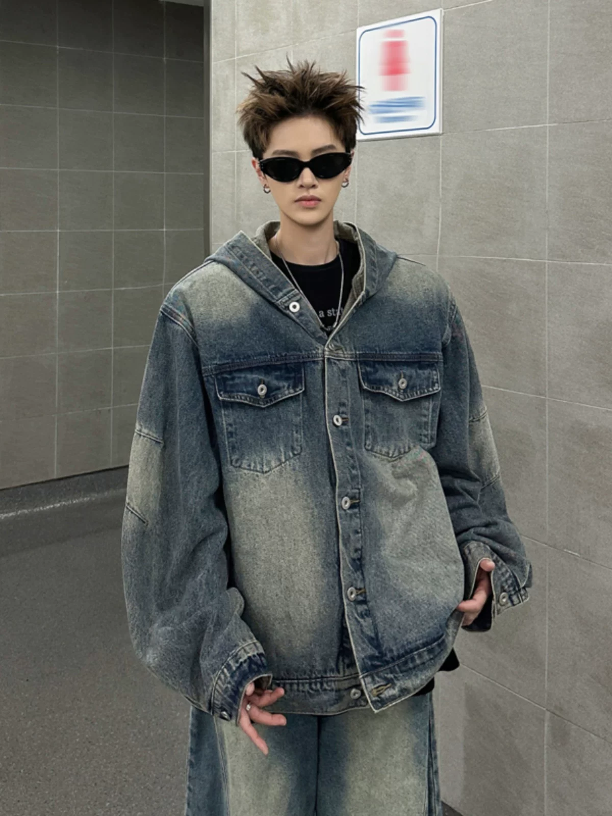 Áo khoác denim có mũ trùm đầu kiểu mới mùa xuân thu dành cho nam, dáng rộng, phong cách cổ điển, thương hiệu thời thượng, thiết kế kiểu Mỹ, áo khoác sành điệu và cá tính.
