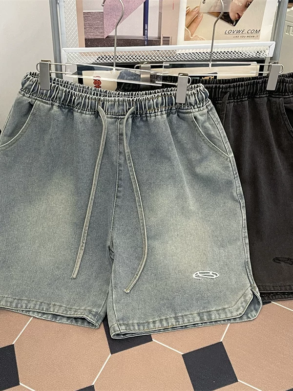 Quần short denim nam phong cách đường phố, quần năm phần dáng rộng mỏng nhẹ hợp thời trang mùa hè, quần dài vừa phải thêu họa tiết ống rộng kiểu Mỹ.