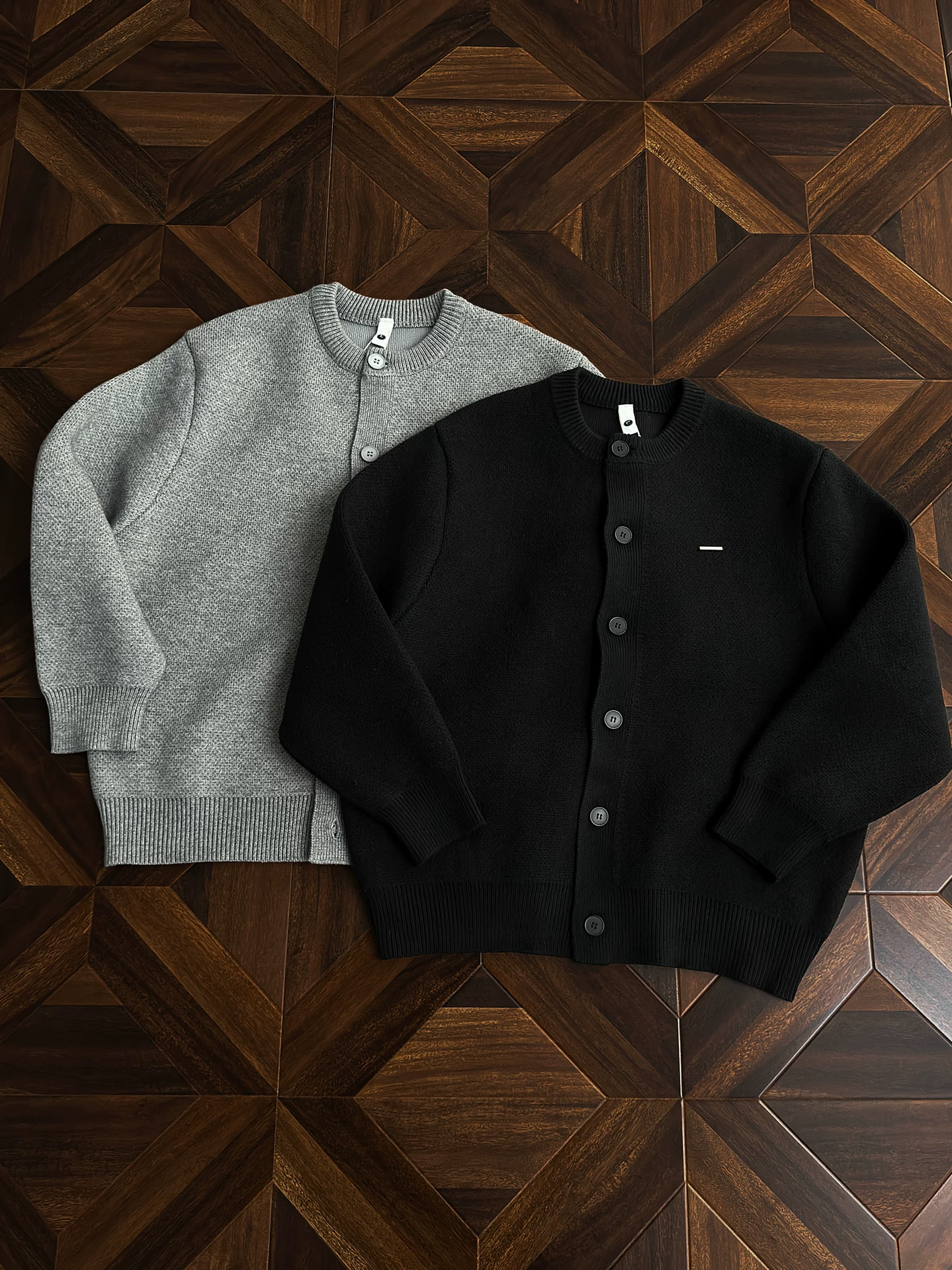 Áo khoác cardigan cài nút phong cách Old Money dành cho nam và nữ, áo len dệt kim dáng rộng thời thượng, dày dặn cho mùa thu đông, áo len đôi.