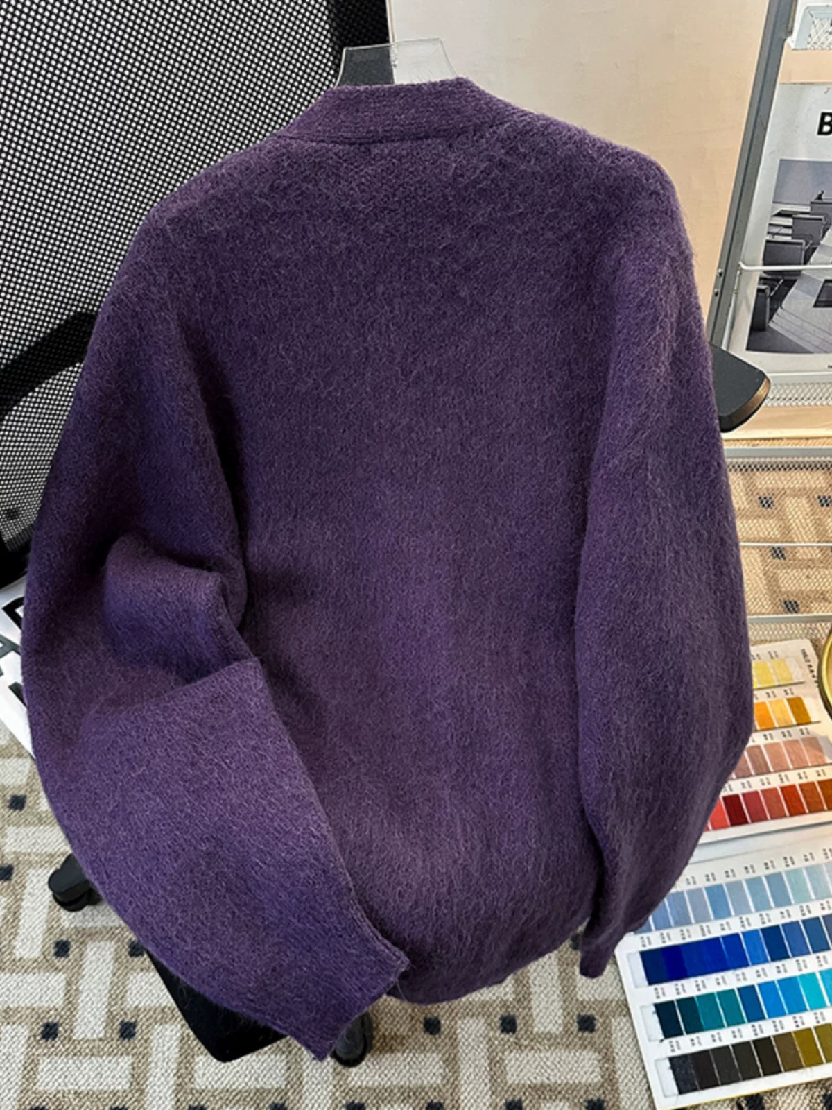 Áo len cổ chữ V có huy hiệu thiết kế dành cho nam, áo len dệt kim cao cấp hợp thời trang thu đông, áo khoác cardigan dáng rộng phong cách Mỹ dành cho cặp đôi.