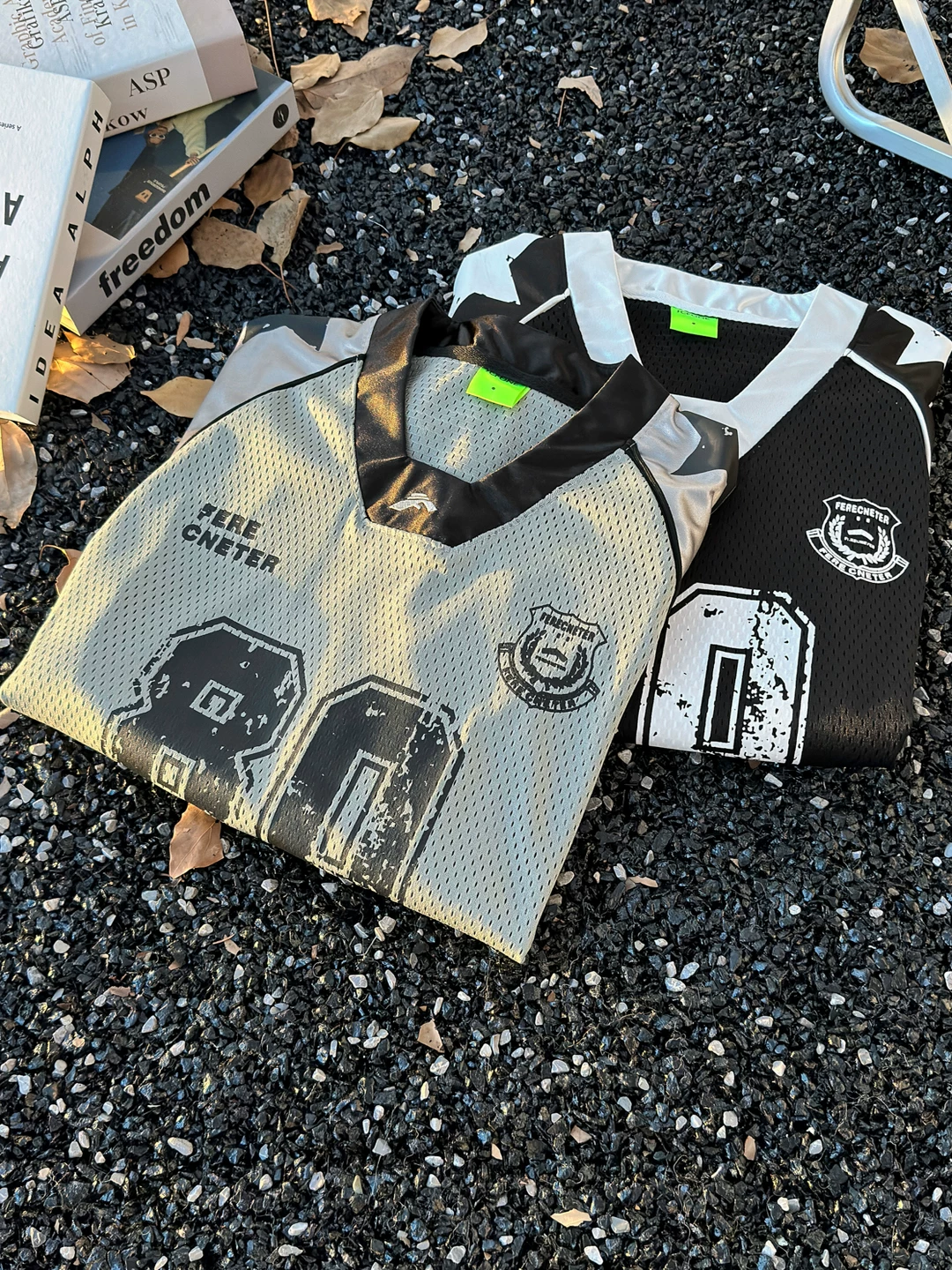 Áo thun thể thao cổ chữ V kiểu Mỹ dành cho nam mùa thu hợp thời trang cleanfit áo thun dài tay mát mẻ bằng lụa băng áo bóng rổ