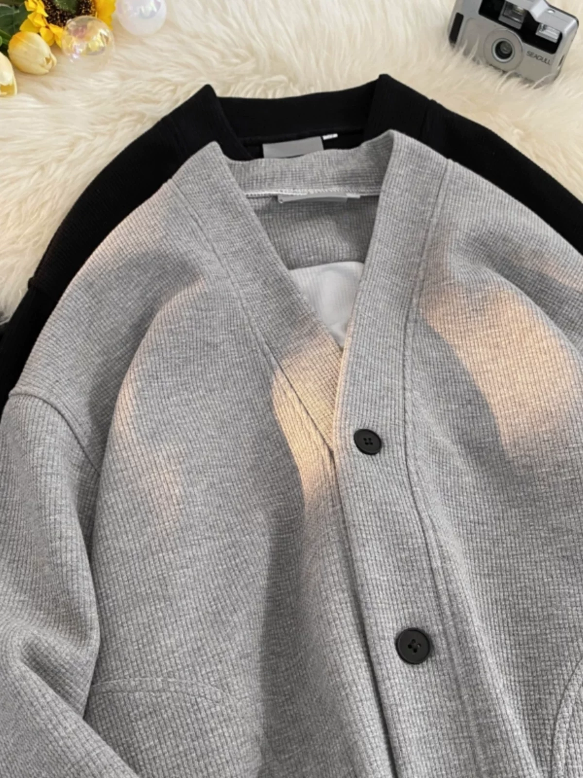 Áo khoác dệt kim kiểu waffle dành cho nam, áo cardigan cổ chữ V dáng rộng mùa thu, phong cách Nhật Bản thời thượng, áo khoác cặp đôi sinh viên.