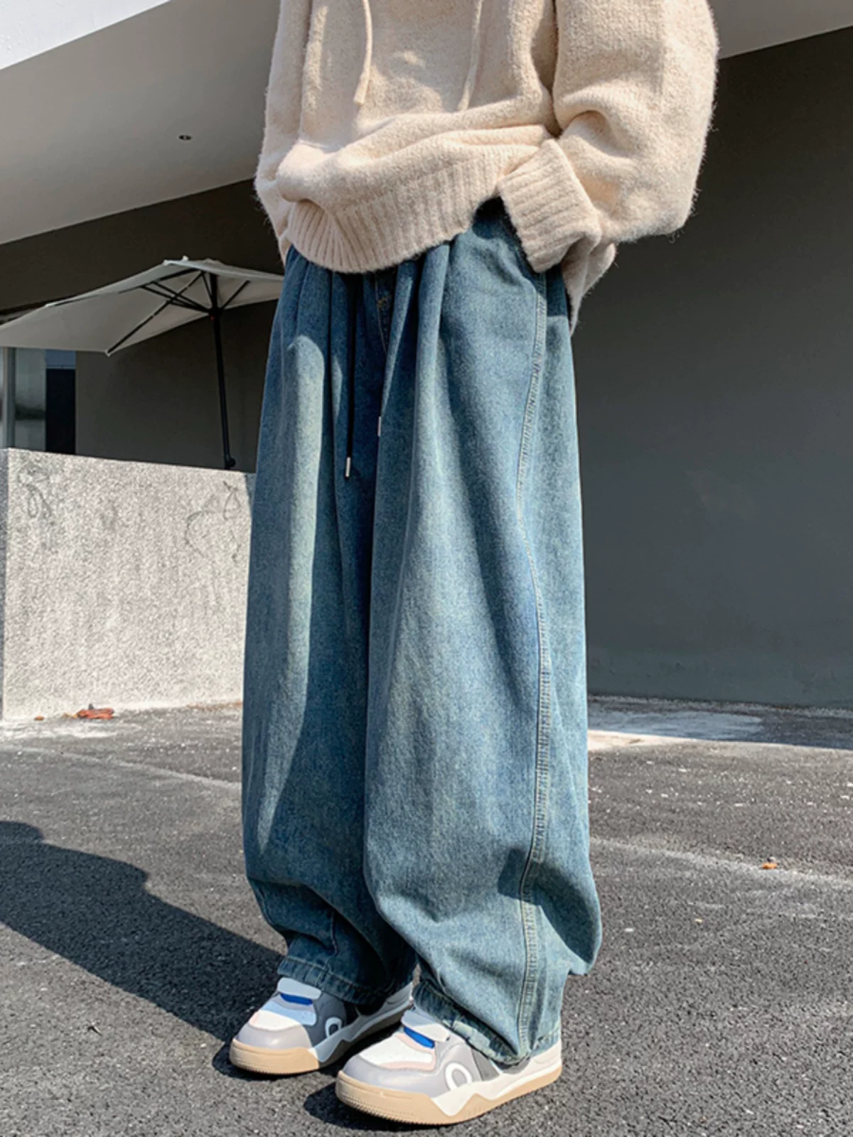 Quần jean ống rộng kiểu Nhật dành cho nam, mùa xuân thu, thương hiệu thời thượng, giặt mài và tạo hiệu ứng cũ, dáng rộng, quần dài chạm đất phong cách thường ngày.