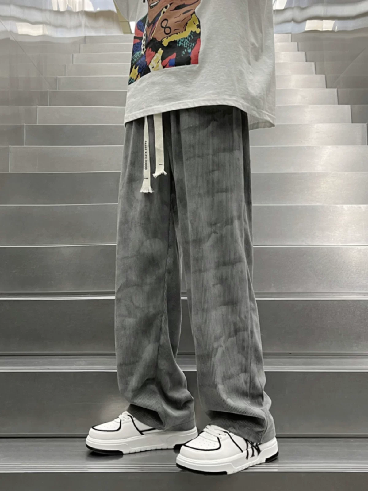 Quần nhung kẻ sọc kiểu Nhật dành cho nam, mùa xuân thu, quần thường ngày nhuộm tie-dye thiết kế, thương hiệu thời thượng, quần ống rộng thoải mái.