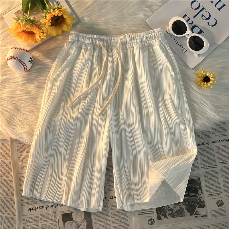 Quần short nam phong cách Hồng Kông BF đa năng, chất liệu lụa băng, thiết kế mùa hè, quần xếp ly, thương hiệu thời thượng, quần short năm phần mát mẻ và rộng rãi.