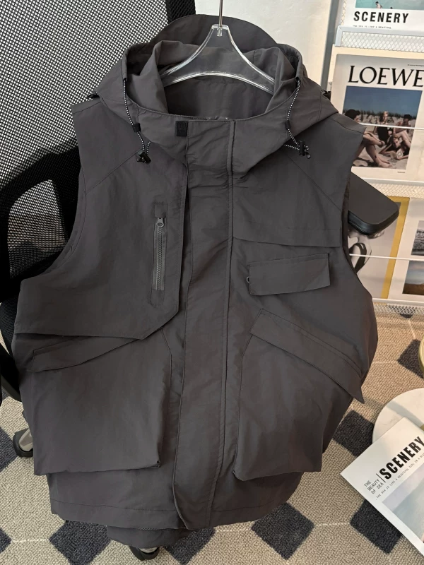 Áo vest có mũ trùm đầu, thoáng khí, đa năng dành cho nam giới, áo khoác vest không tay kiểu Mỹ, phong cách núi, dáng rộng, hợp thời trang mùa hè.